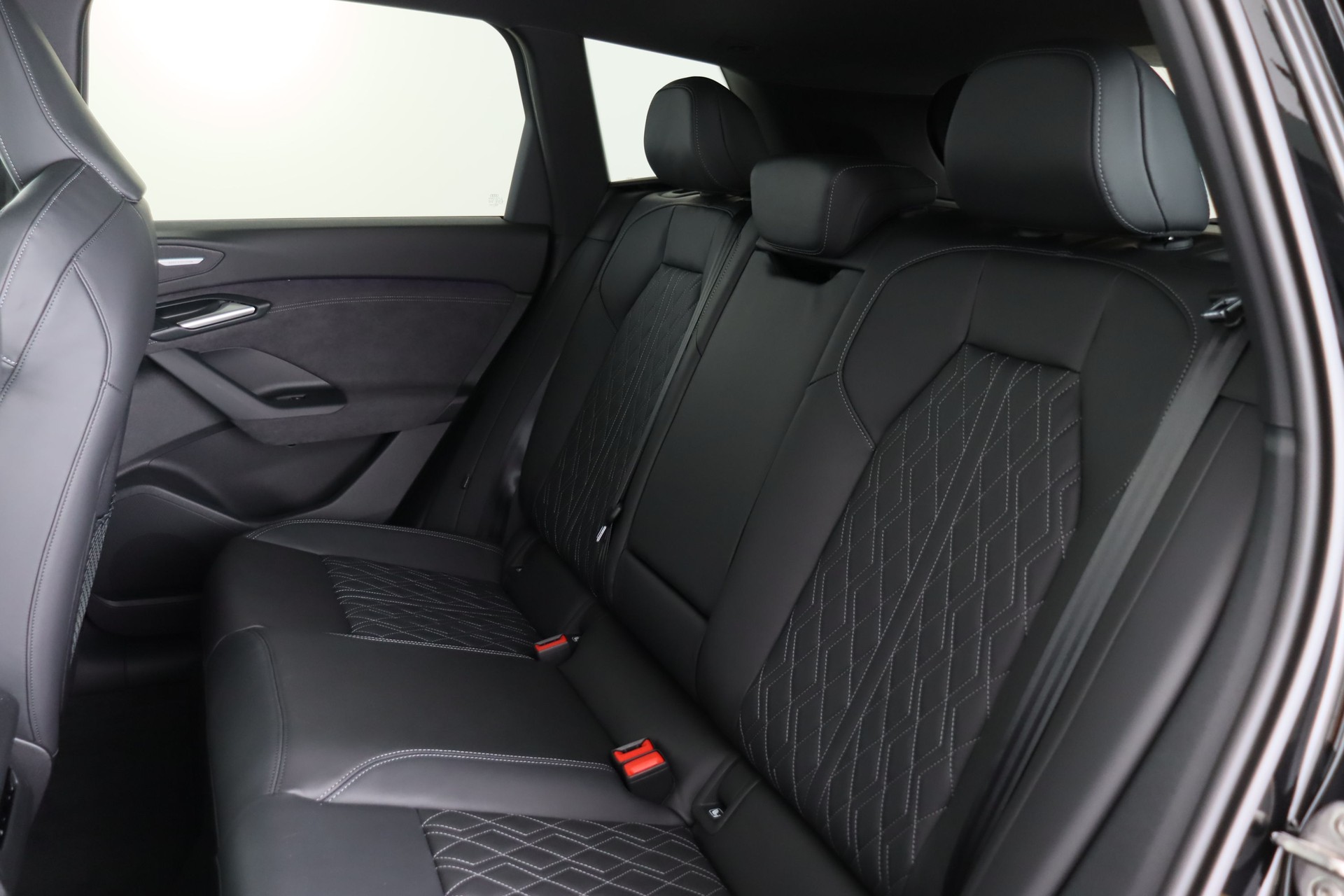 AUDI SQ6 e-tron quattro-image-13