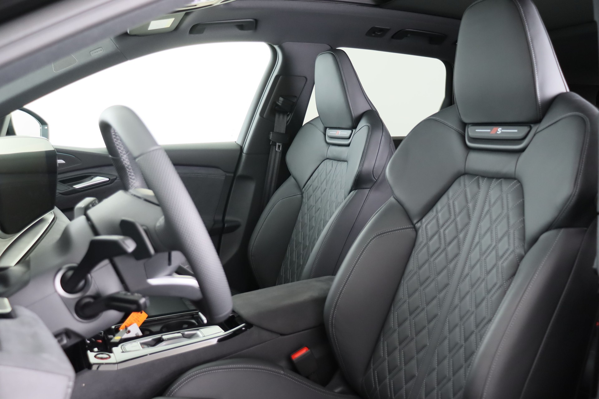 AUDI SQ6 e-tron quattro-image-10