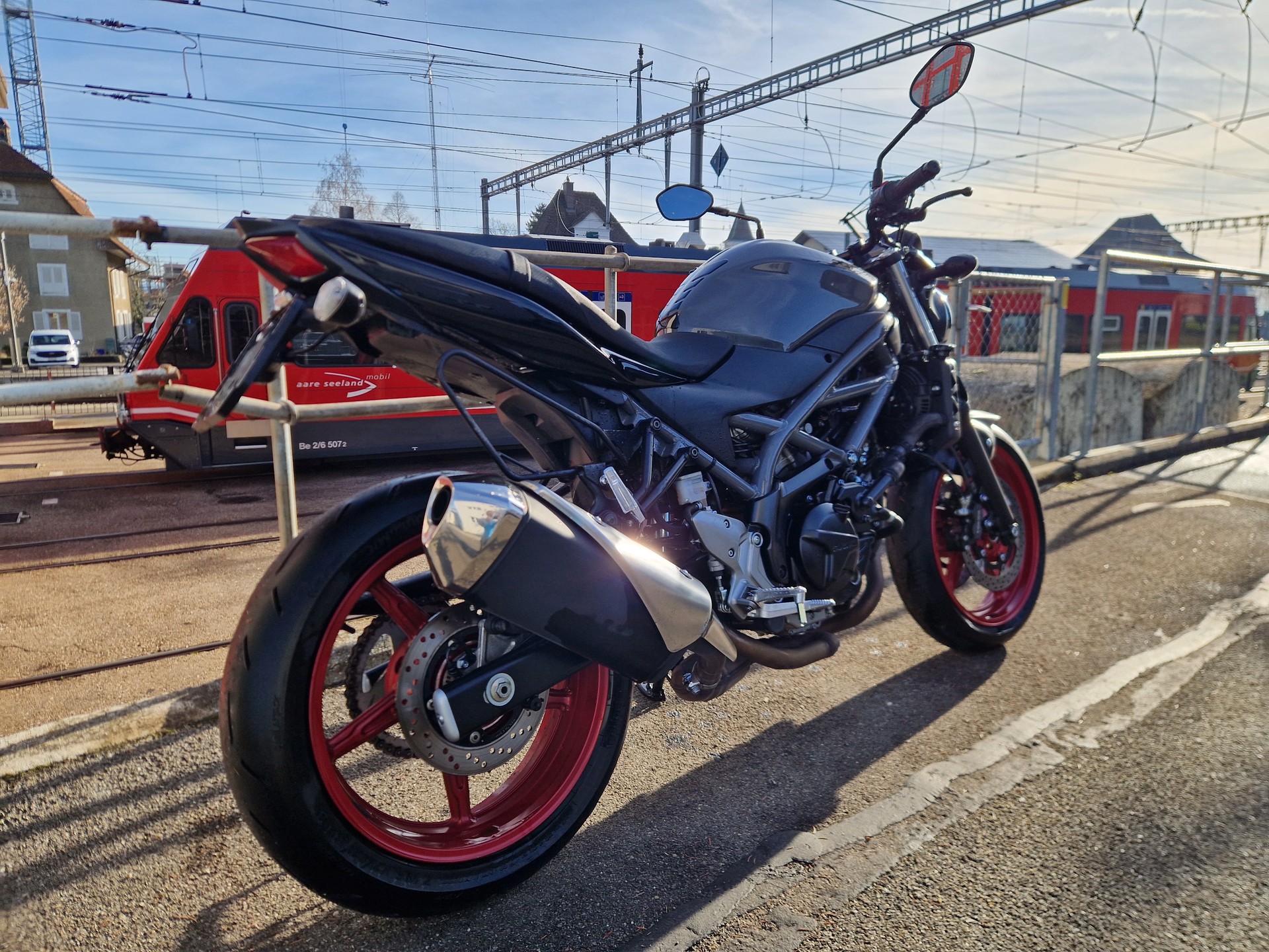 SUZUKI SV 650 Custom (35kW)-showroom-element-2
