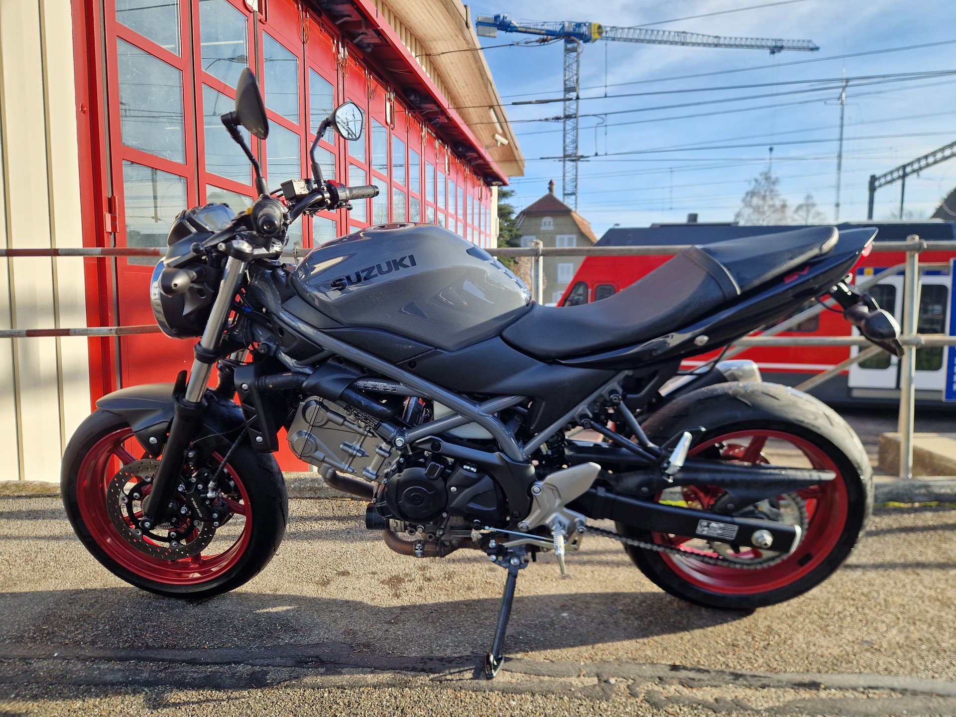 SUZUKI SV 650 Custom (35kW)-showroom-element-3