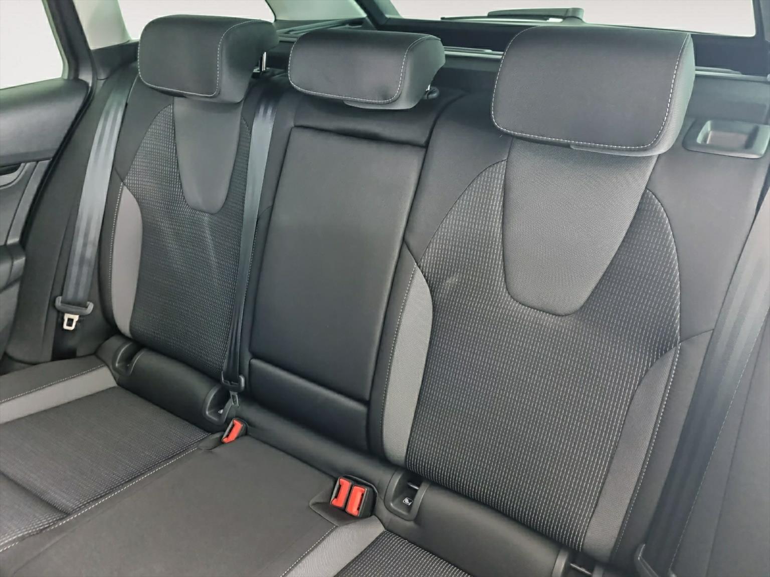 SKODA Octavia Combi 1.5 TSI mHEV DSG Selection-image-14