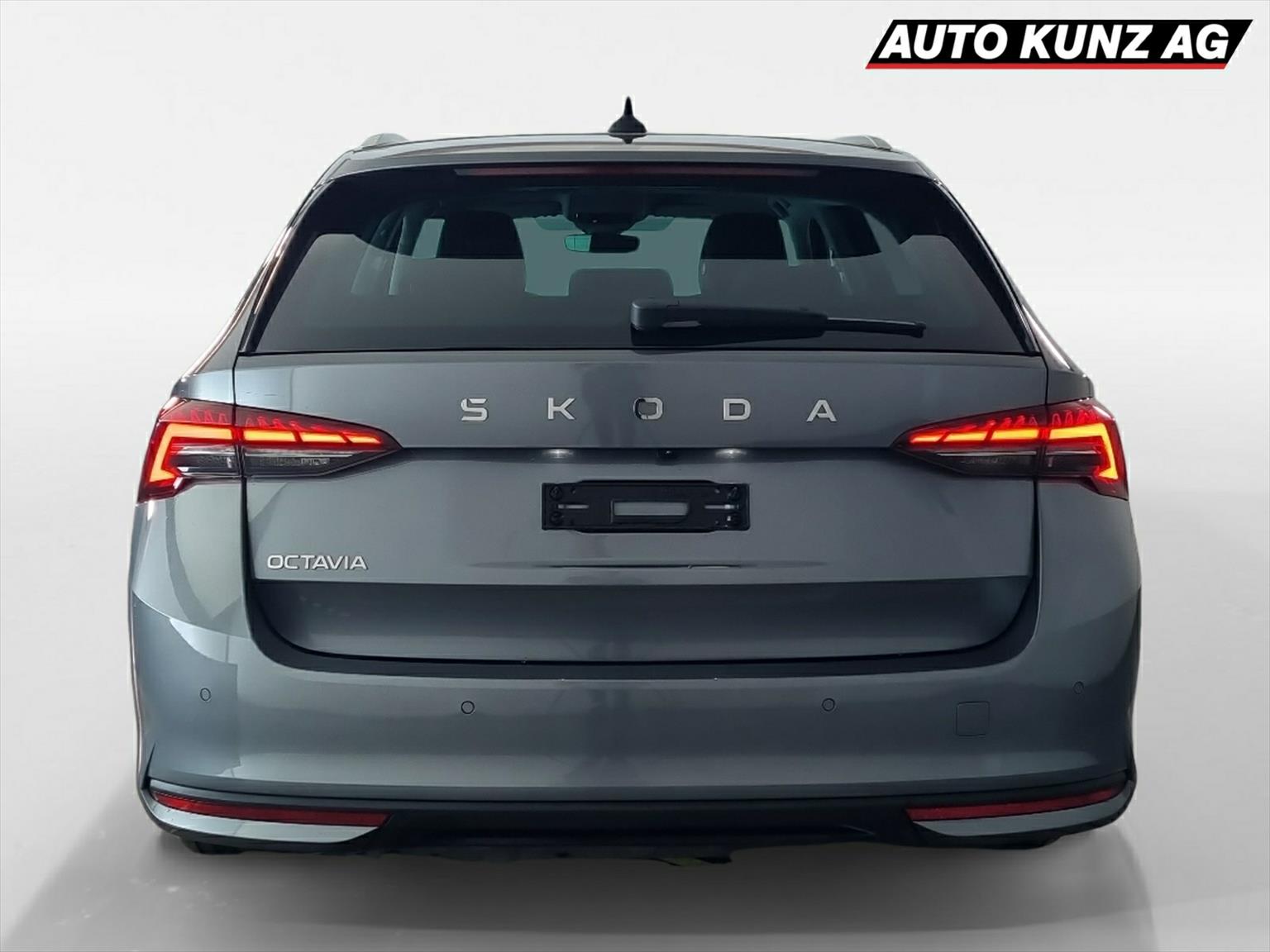 SKODA Octavia Combi 1.5 TSI mHEV DSG Selection-image-3