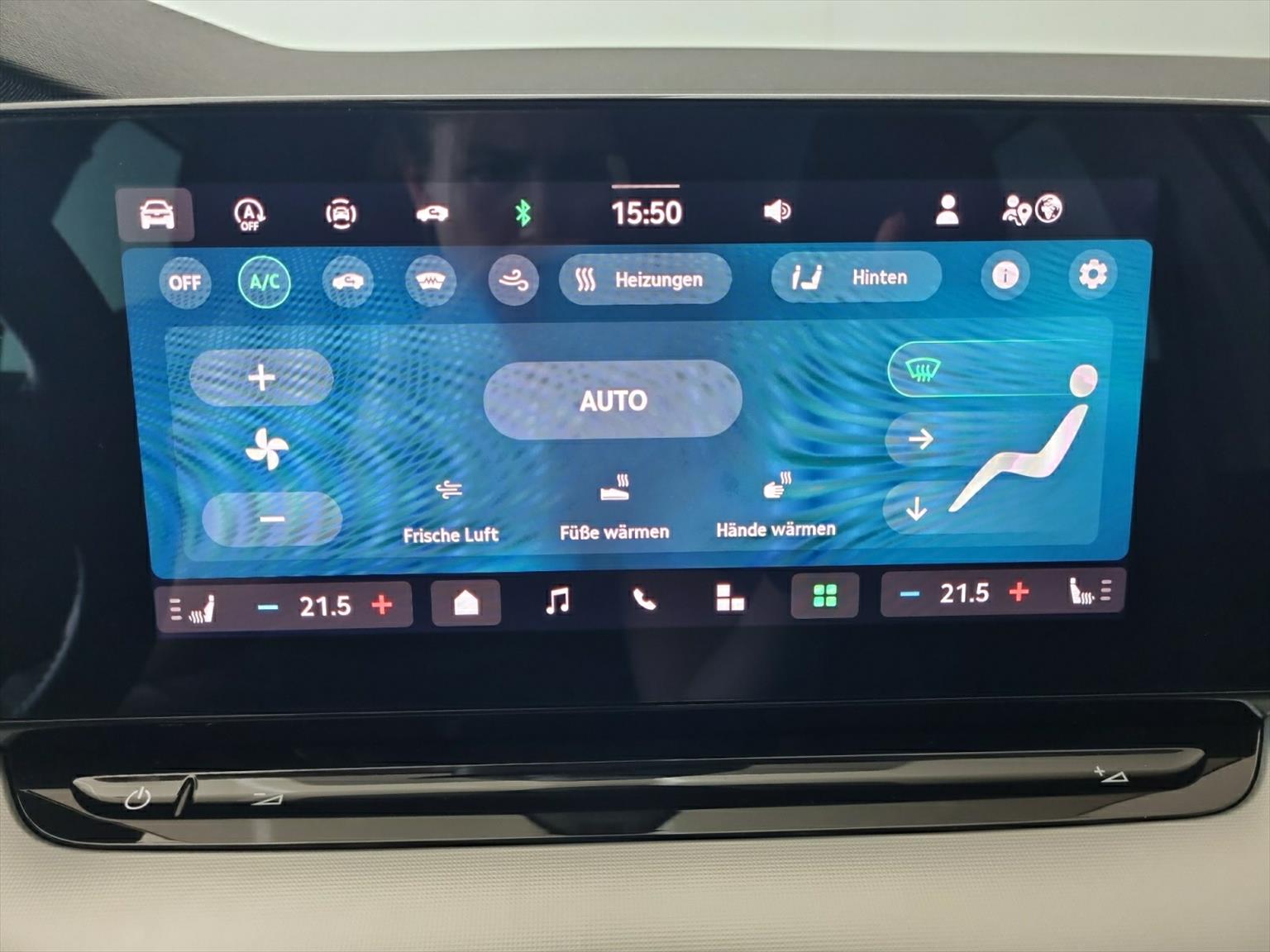 SKODA Octavia Combi 1.5 TSI mHEV DSG Selection-image-12