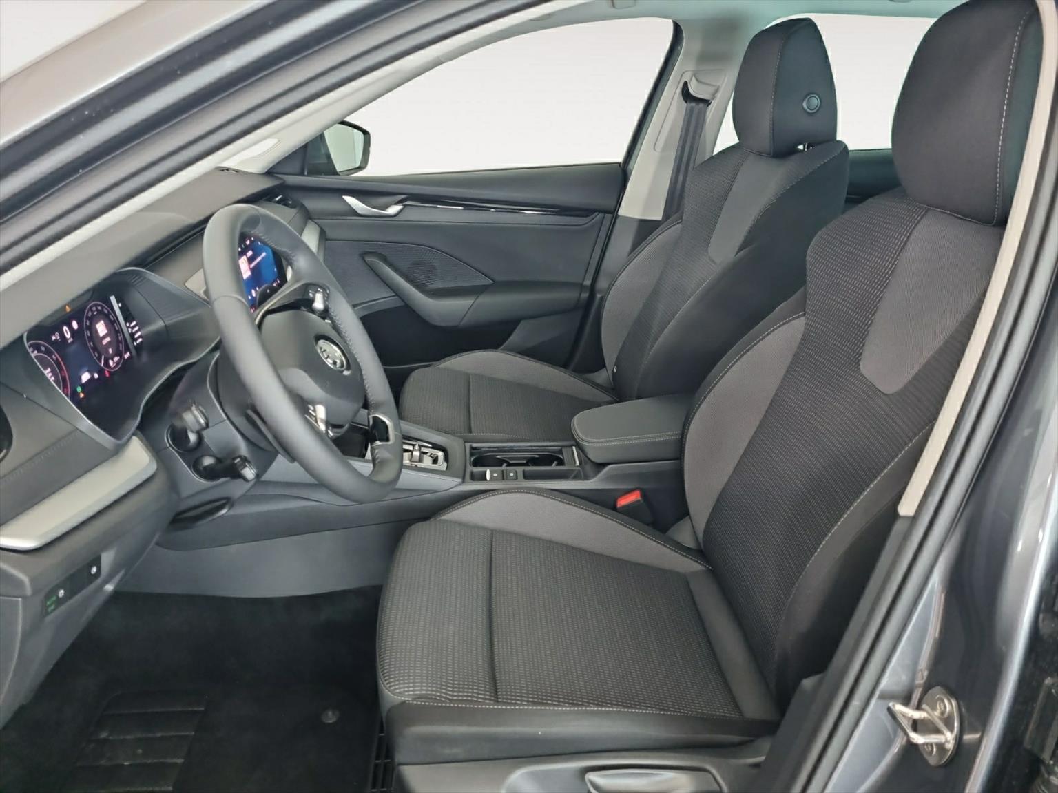 SKODA Octavia Combi 1.5 TSI mHEV DSG Selection-image-4