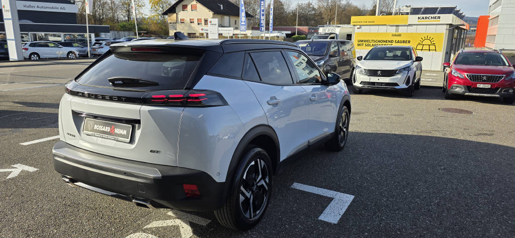 PEUGEOT 2008 1.2 Hybrid GT-image-1