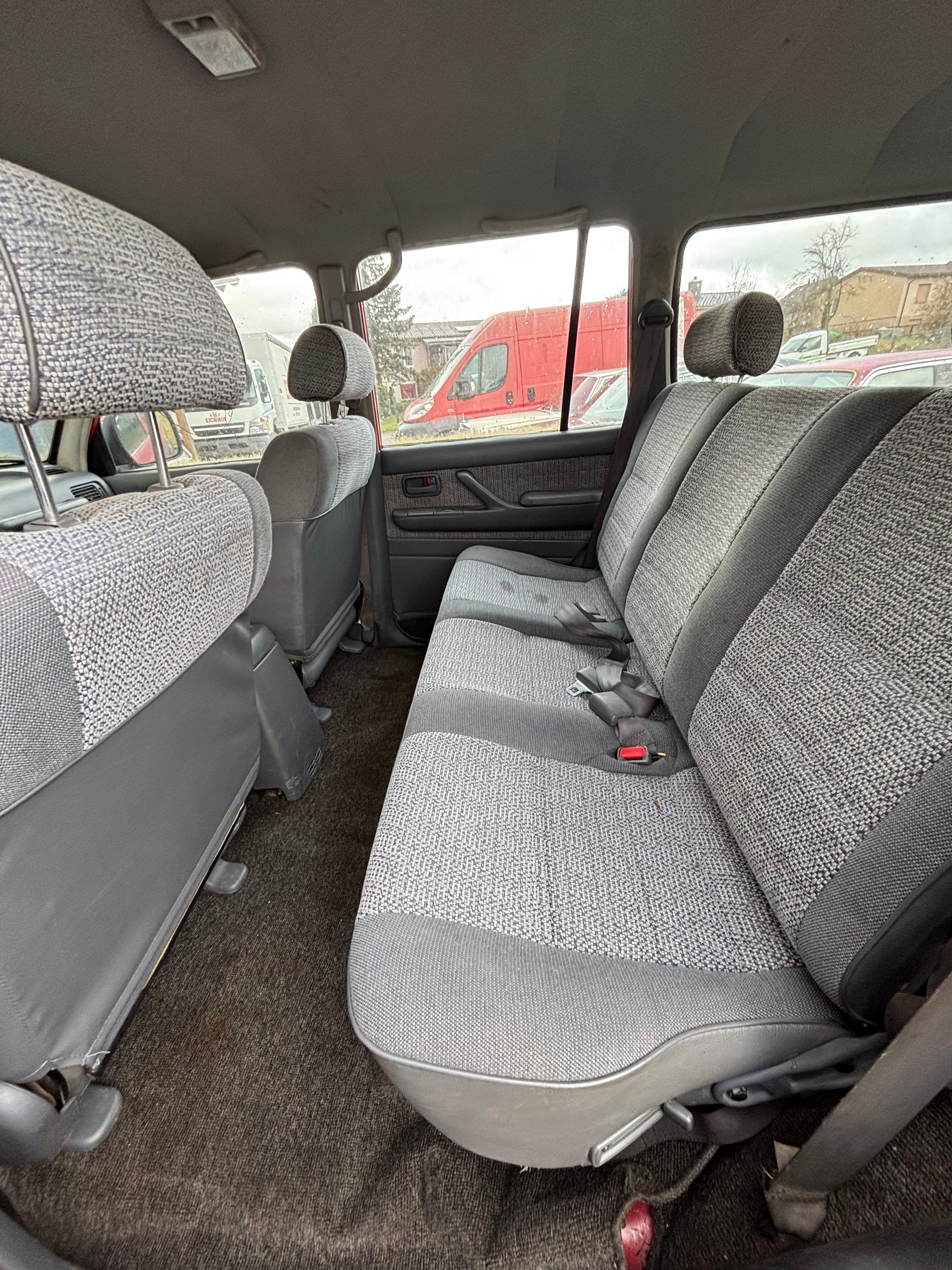 TOYOTA LAND CRUISER-image-9