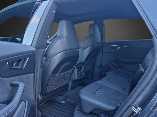 AUDI Q8 55 TFSI e quattro PHEV-image-10