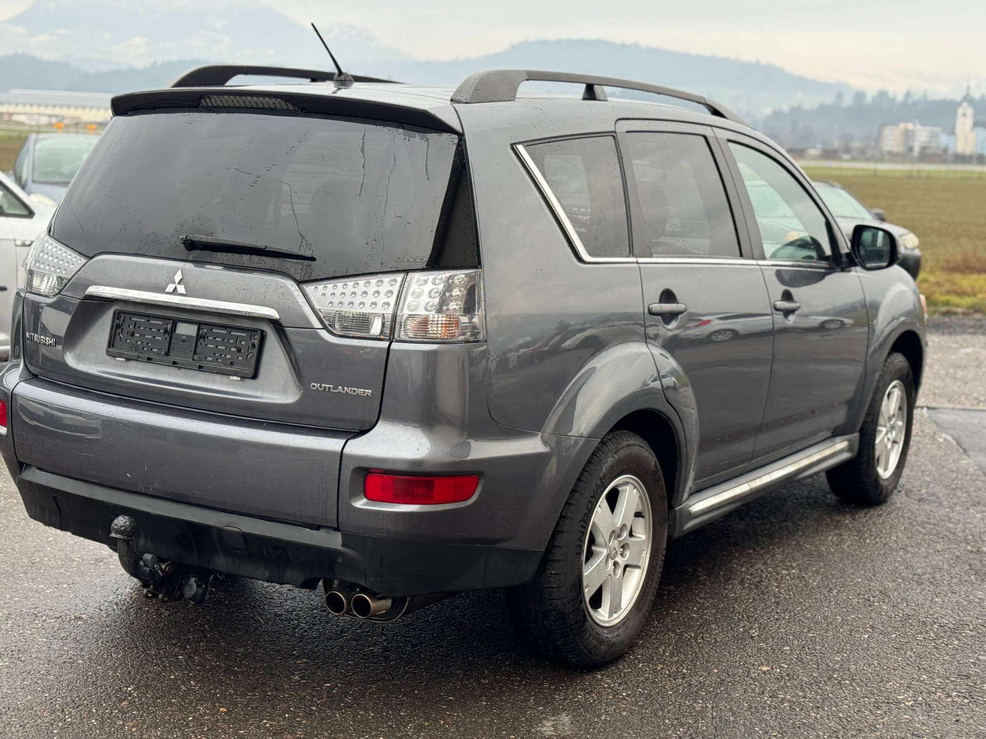 MITSUBISHI Outlander 2.2 DID Inform 4WD-image-5