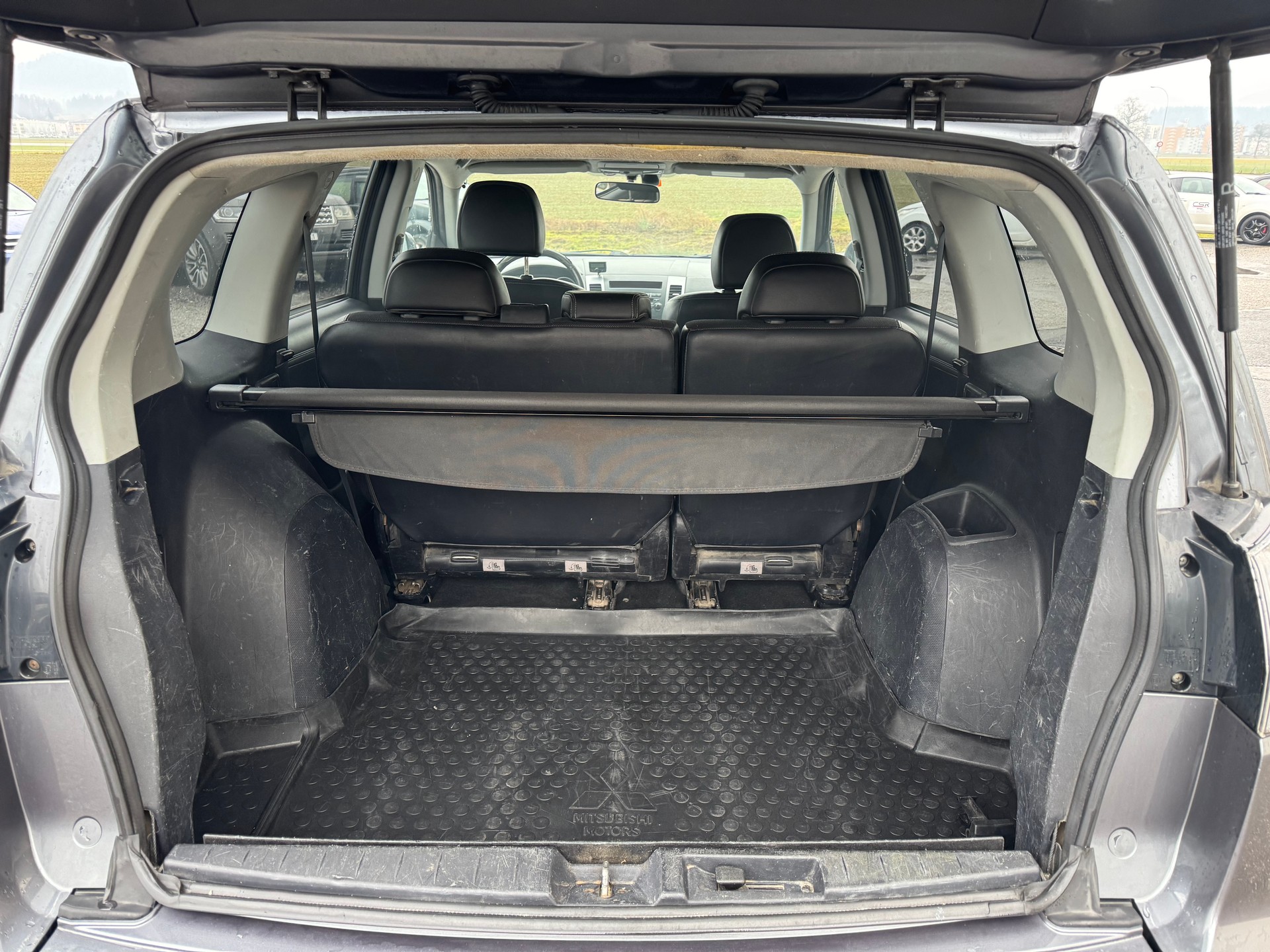 MITSUBISHI Outlander 2.2 DID Inform 4WD-image-4