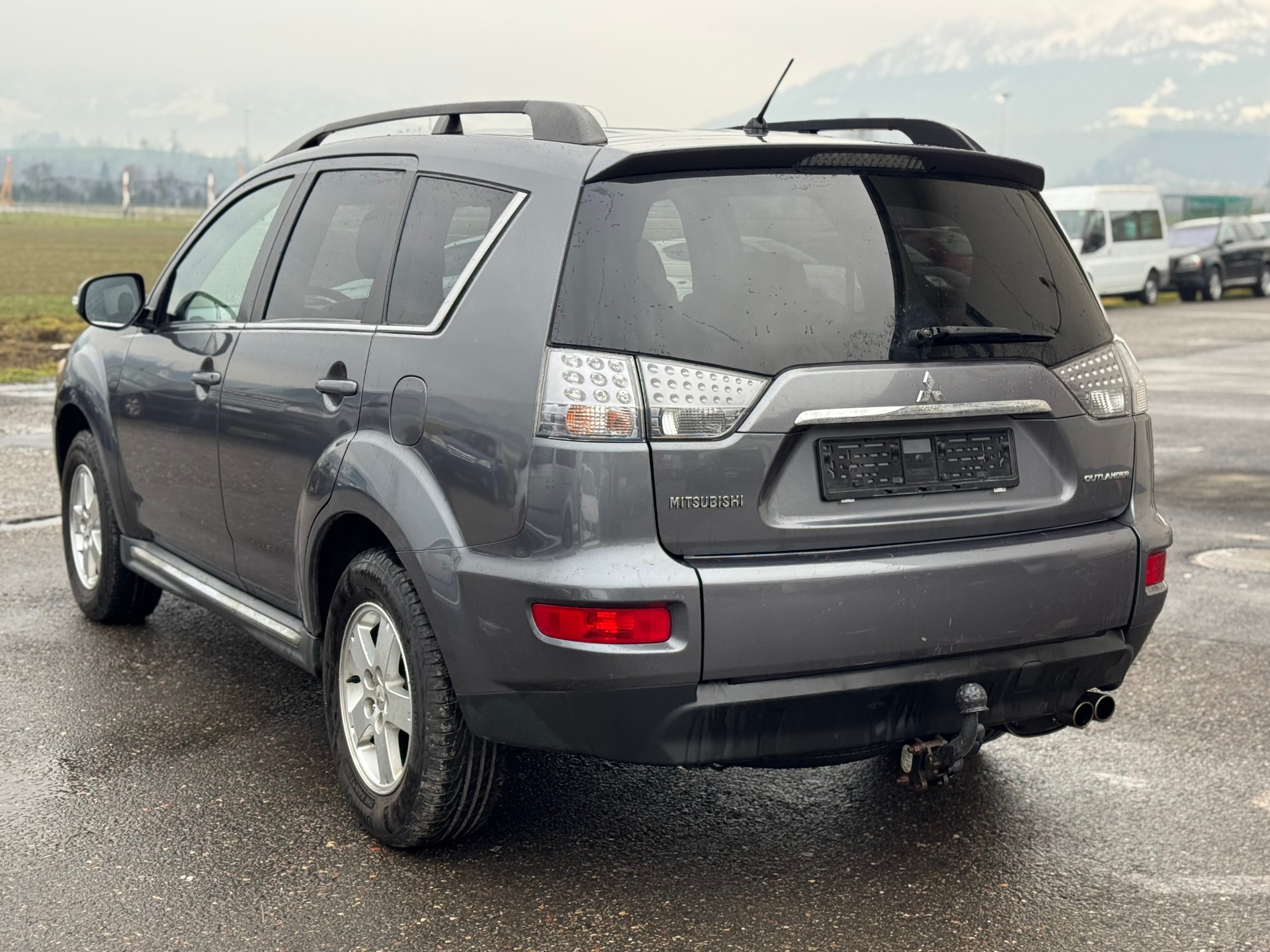 MITSUBISHI Outlander 2.2 DID Inform 4WD-image-3