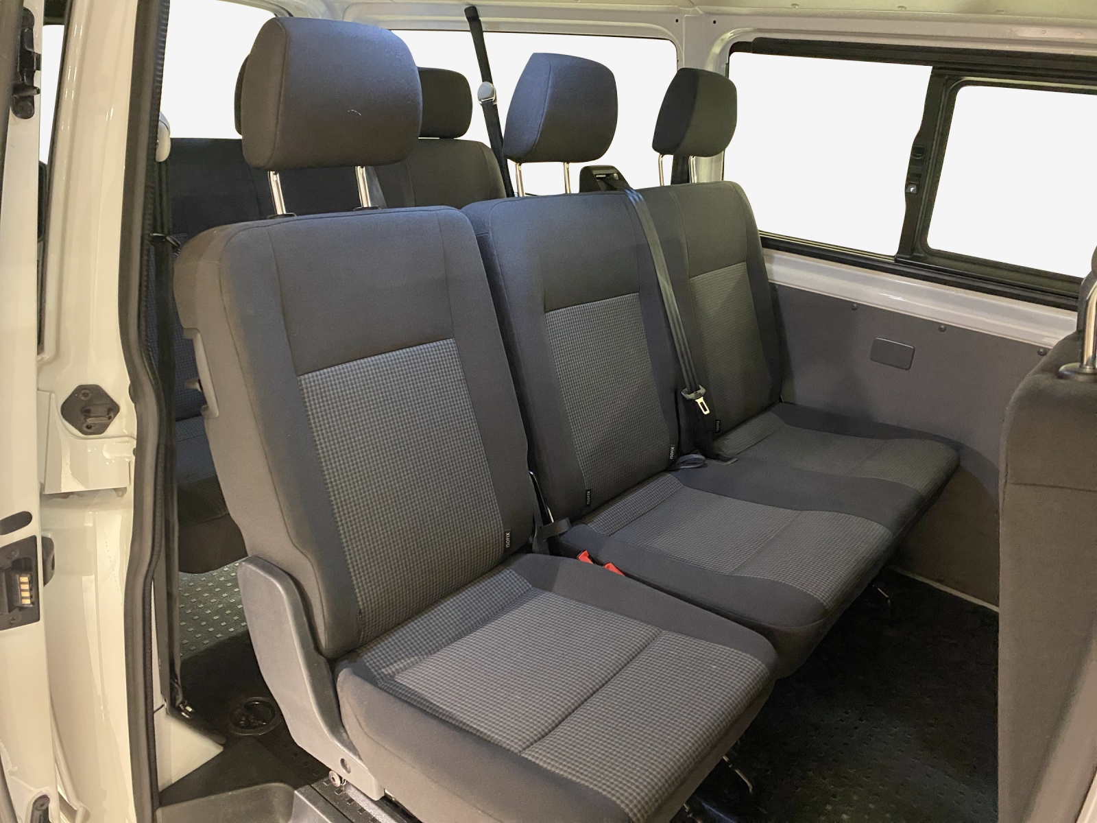 VW T6.1 2.0 TDI 4Motion-image-11