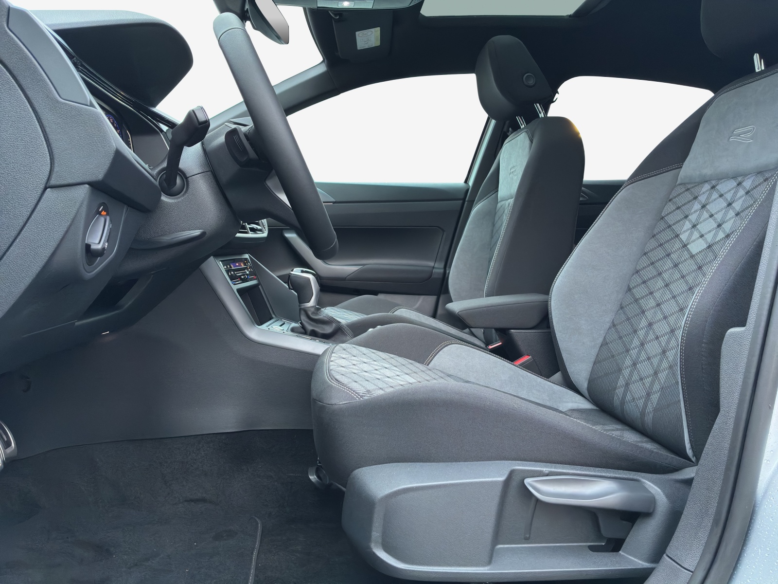VW Polo 1.0 TSI R-Line DSG-image-7