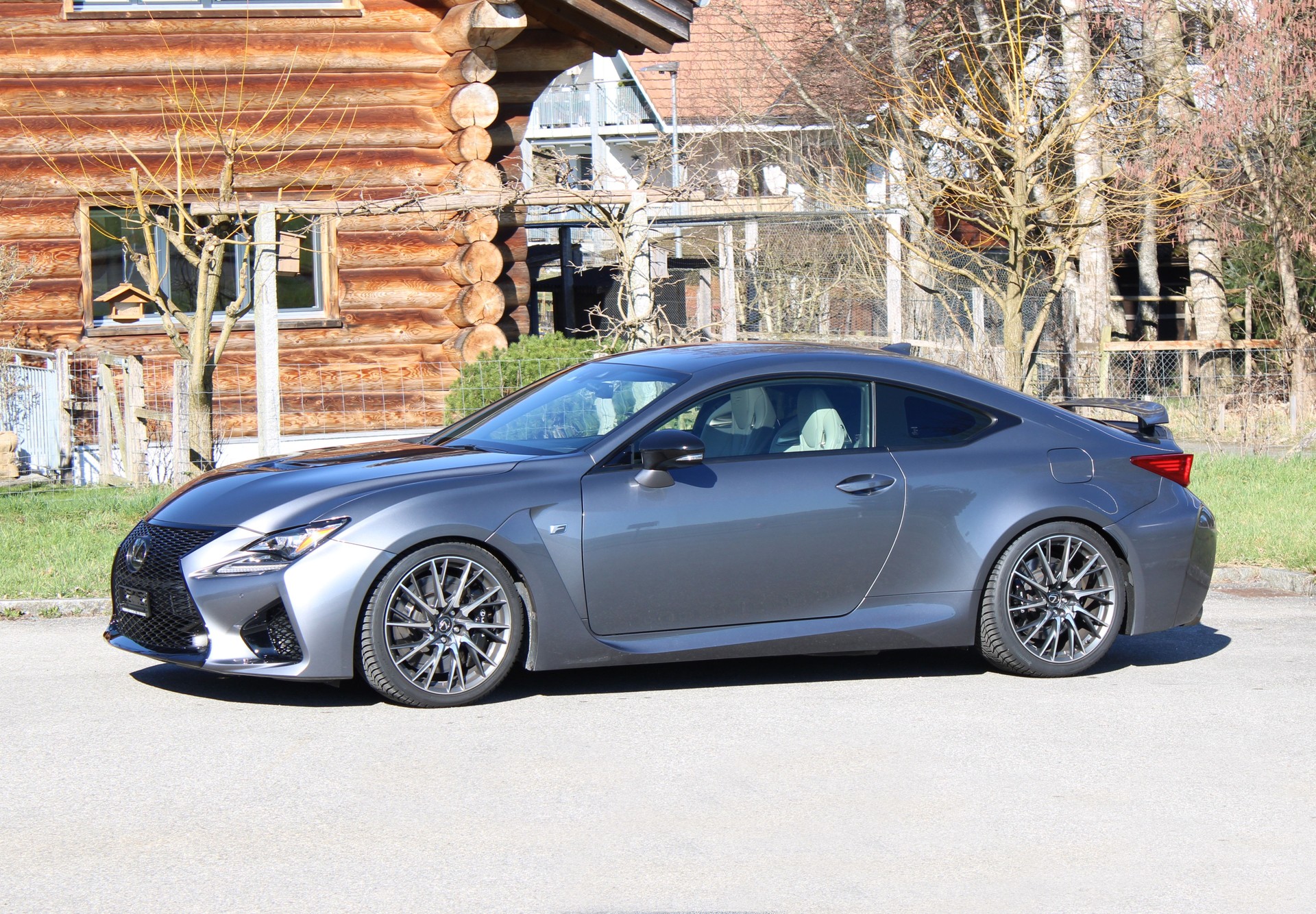 LEXUS RC F 5.0 V8 Carbon Automatic-image-1