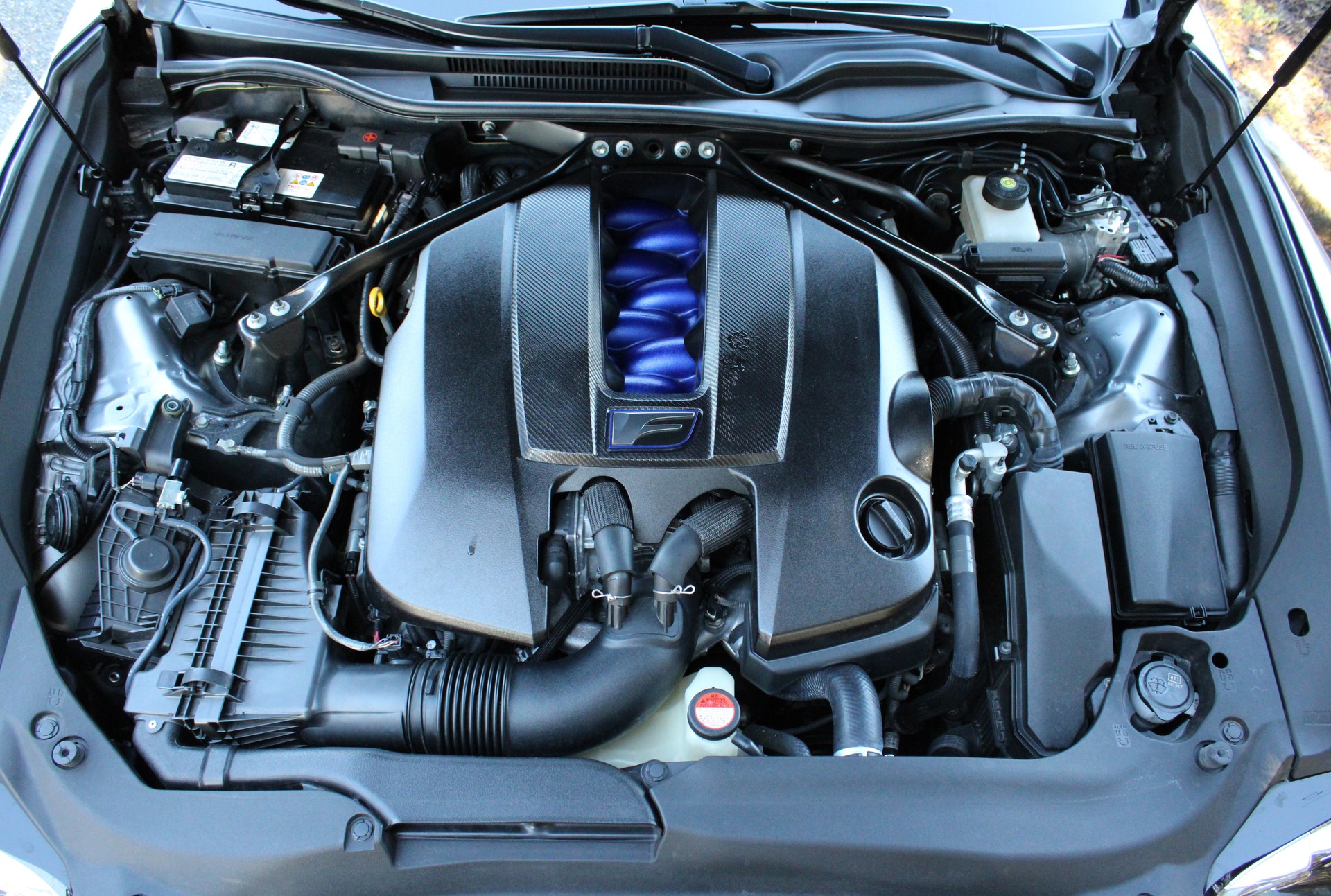 LEXUS RC F 5.0 V8 Carbon Automatic-image-15