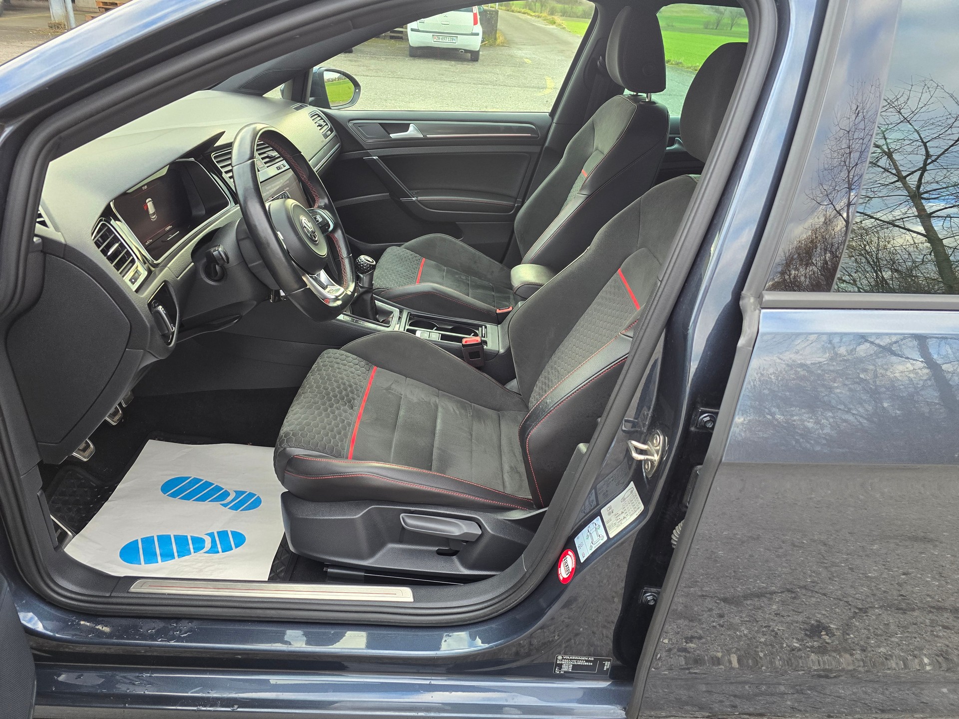VW Golf 2.0 TSI GTI Performance-image-9