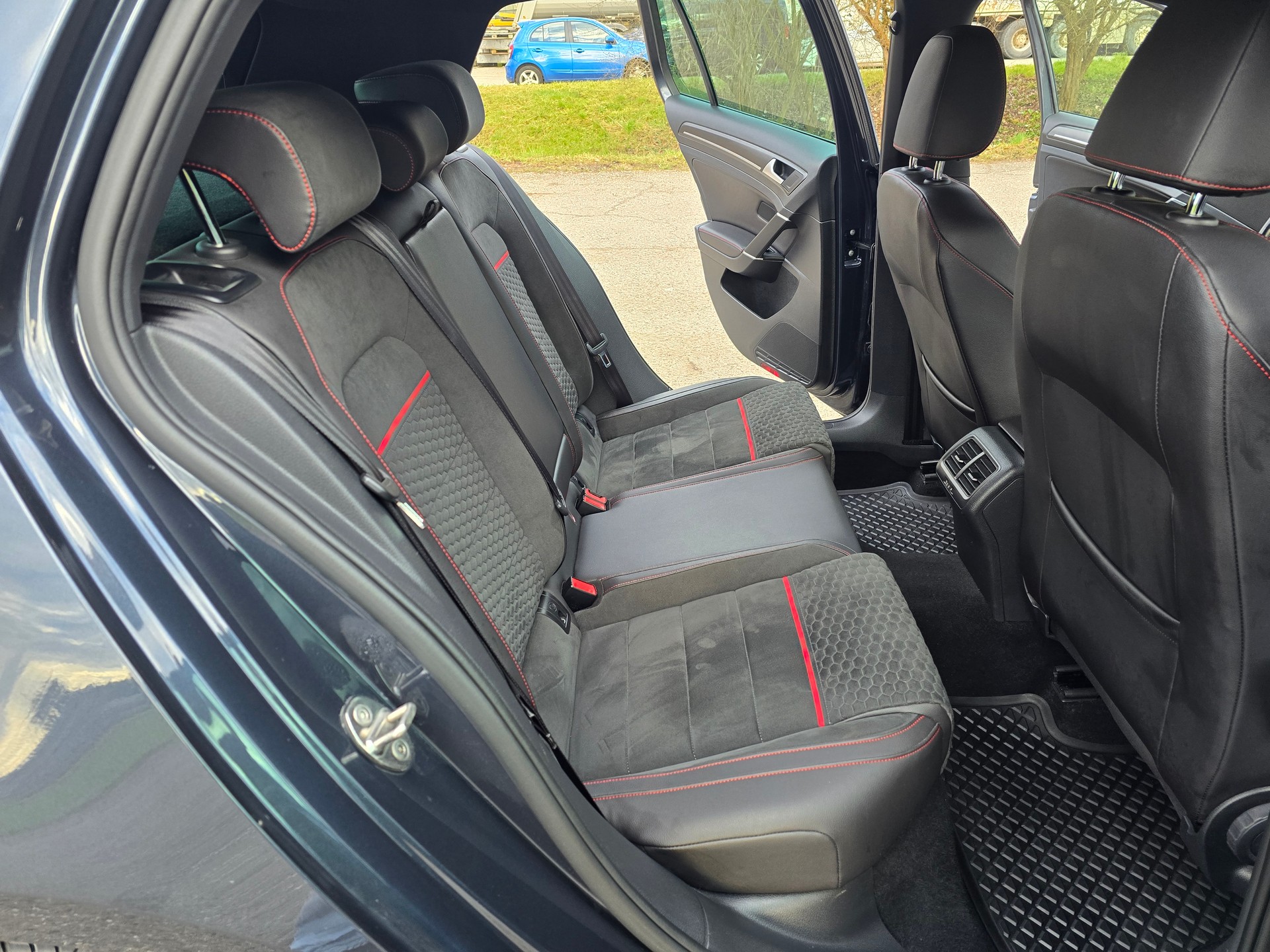 VW Golf 2.0 TSI GTI Performance-image-14