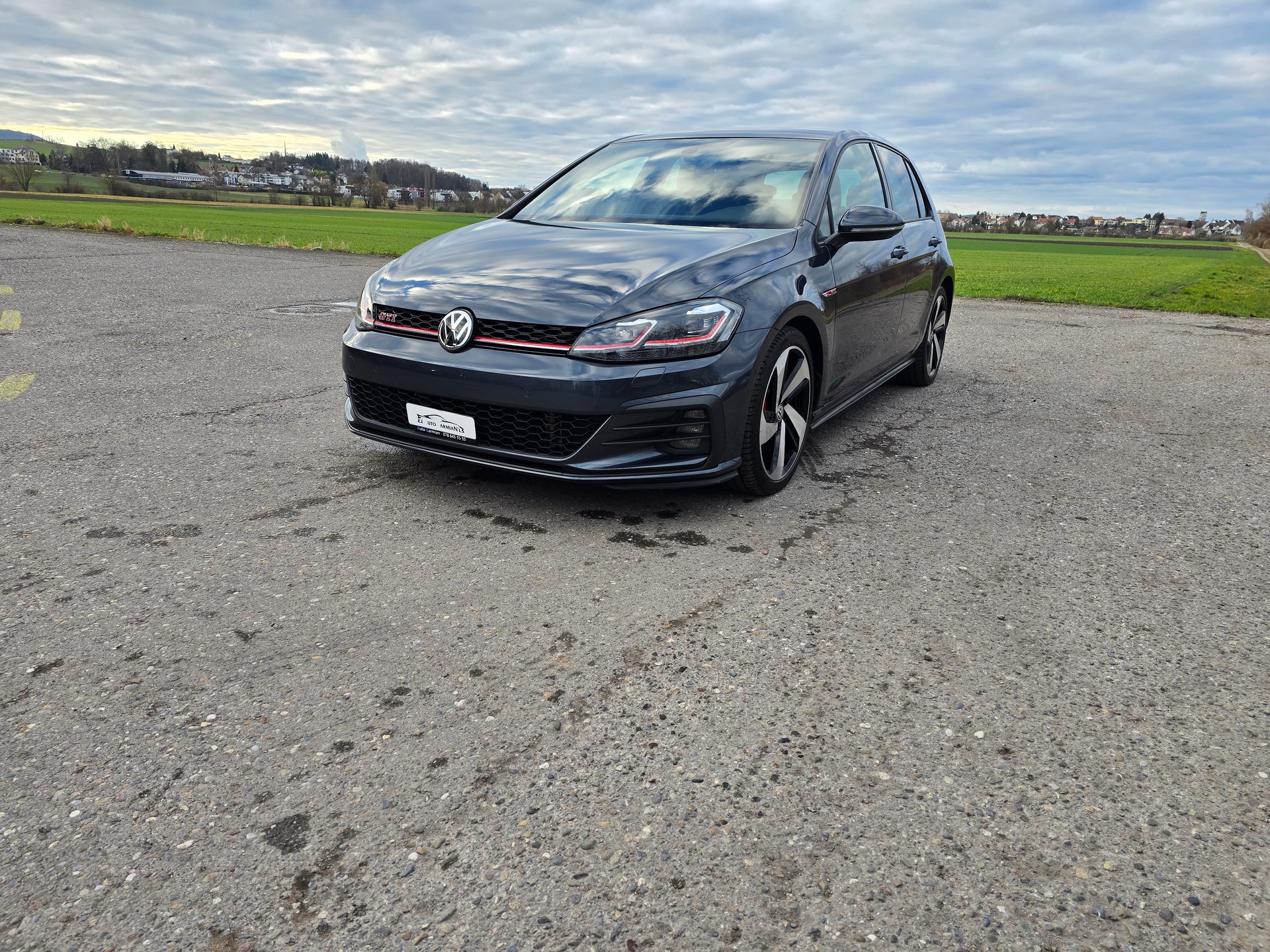 VW Golf 2.0 TSI GTI Performance-image-2
