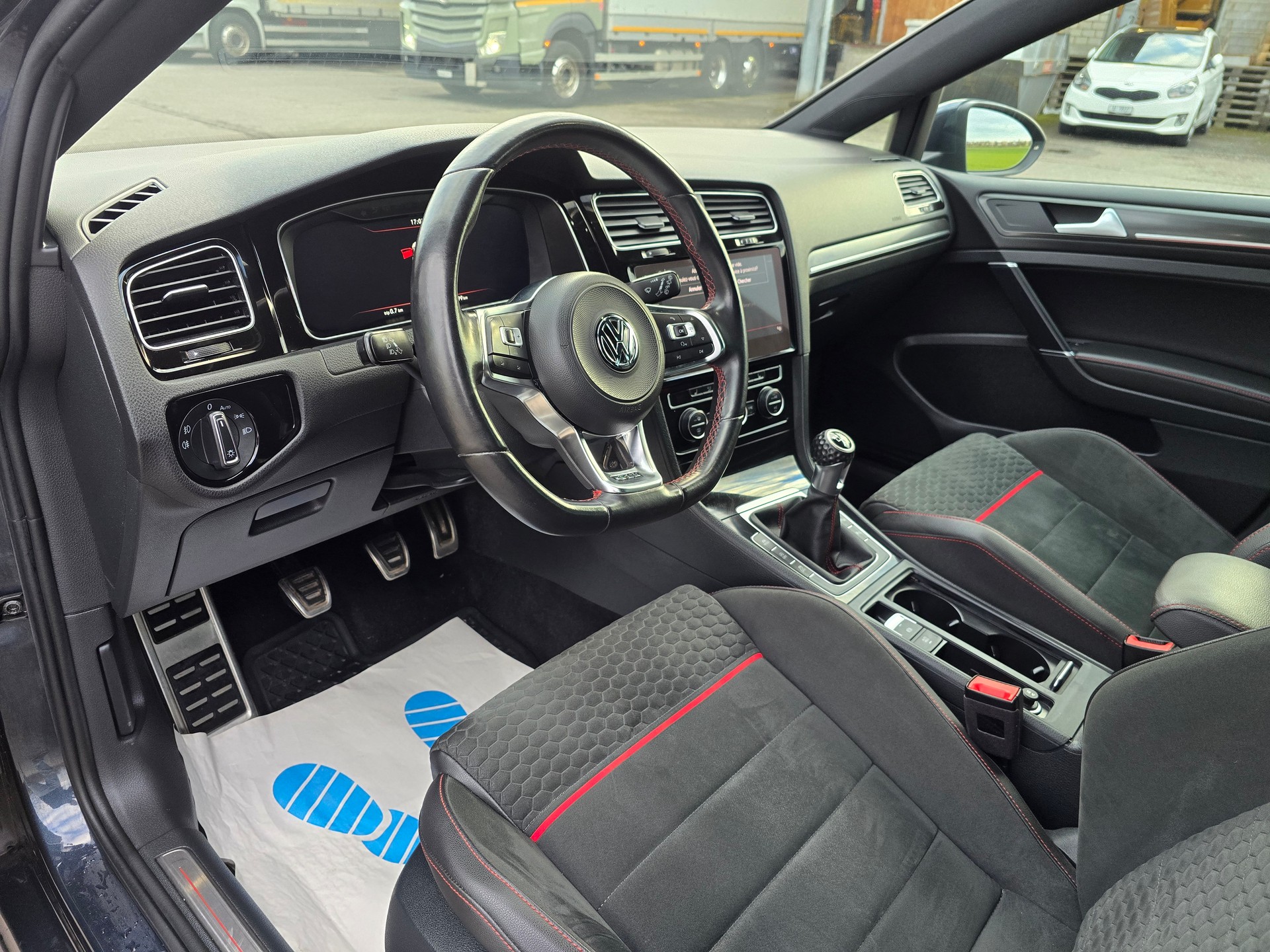 VW Golf 2.0 TSI GTI Performance-image-10