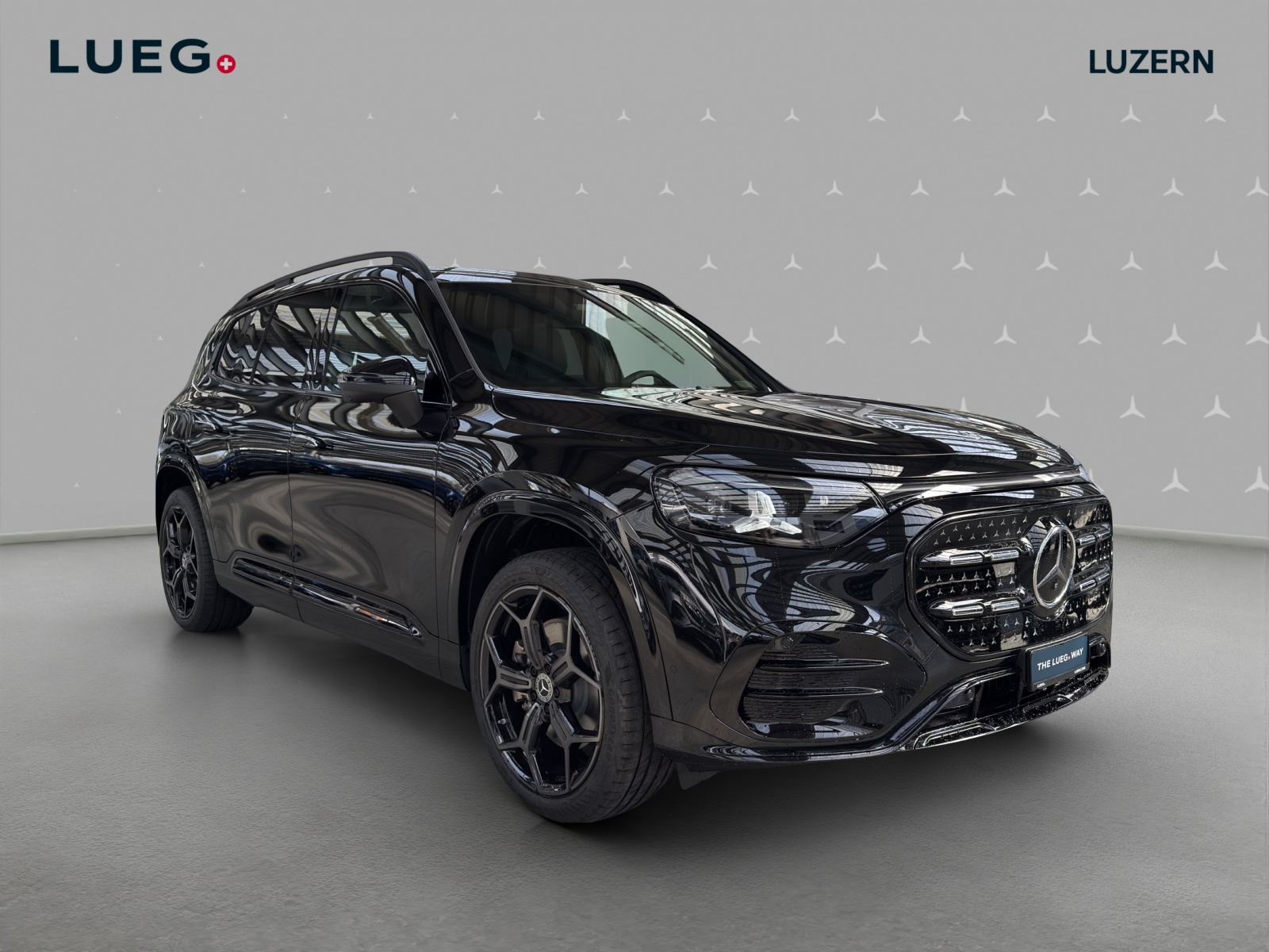 MERCEDES-BENZ GLB 350 4MATIC with EQ Technology-image-4