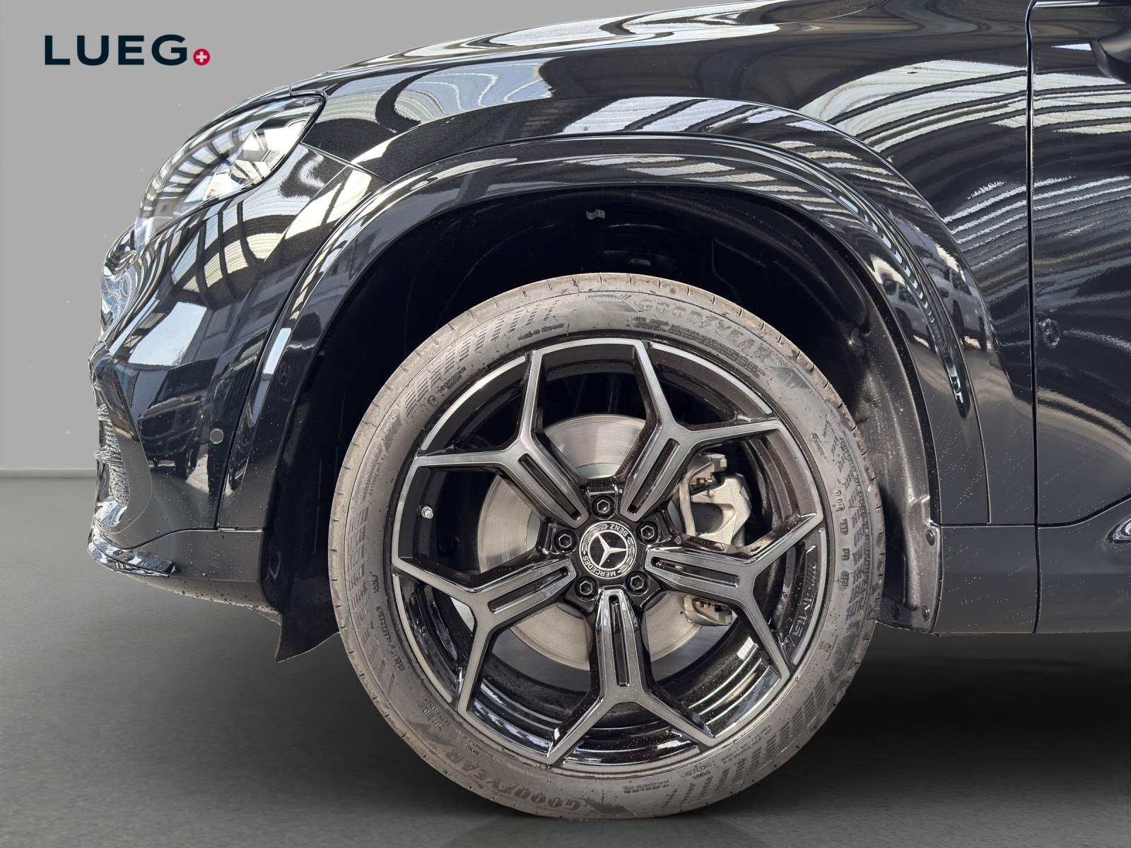 MERCEDES-BENZ GLB 350 4MATIC with EQ Technology-image-6