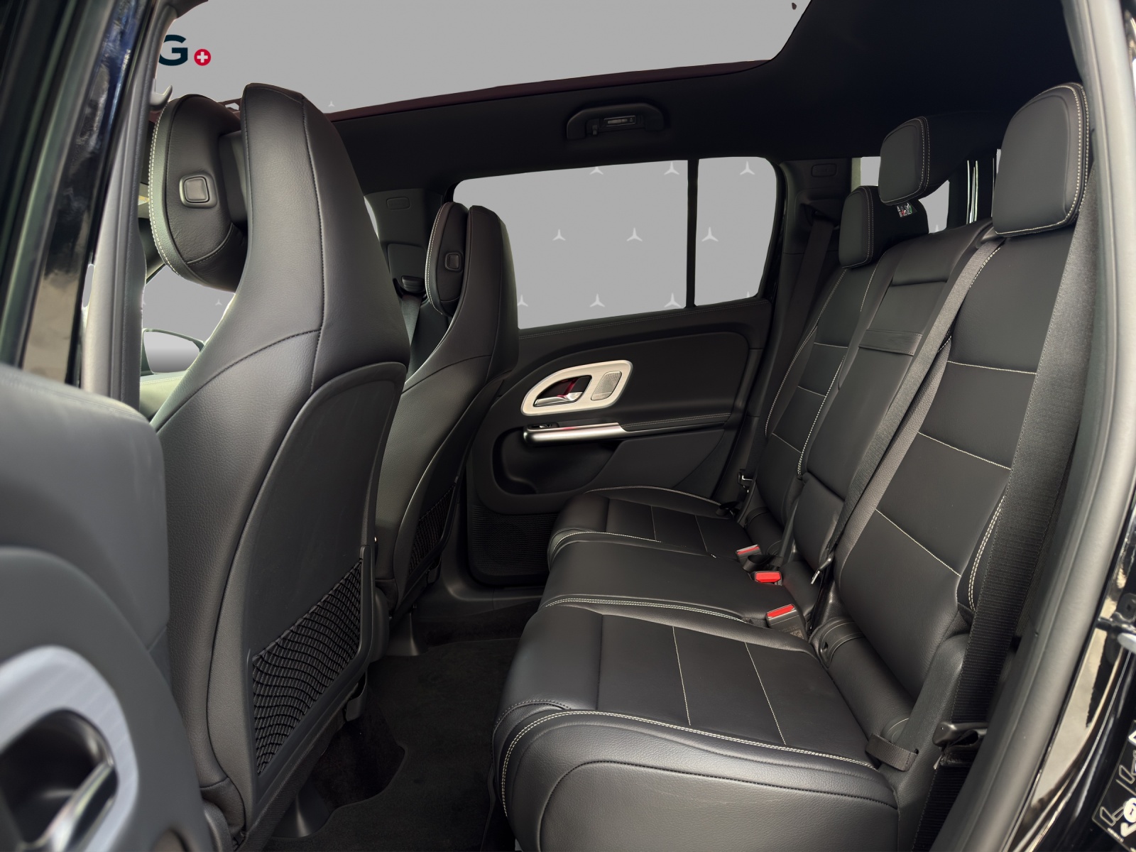 MERCEDES-BENZ GLB 350 4MATIC with EQ Technology-image-13