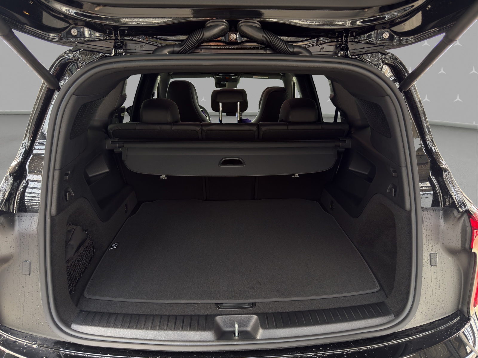 MERCEDES-BENZ GLB 350 4MATIC with EQ Technology-image-14