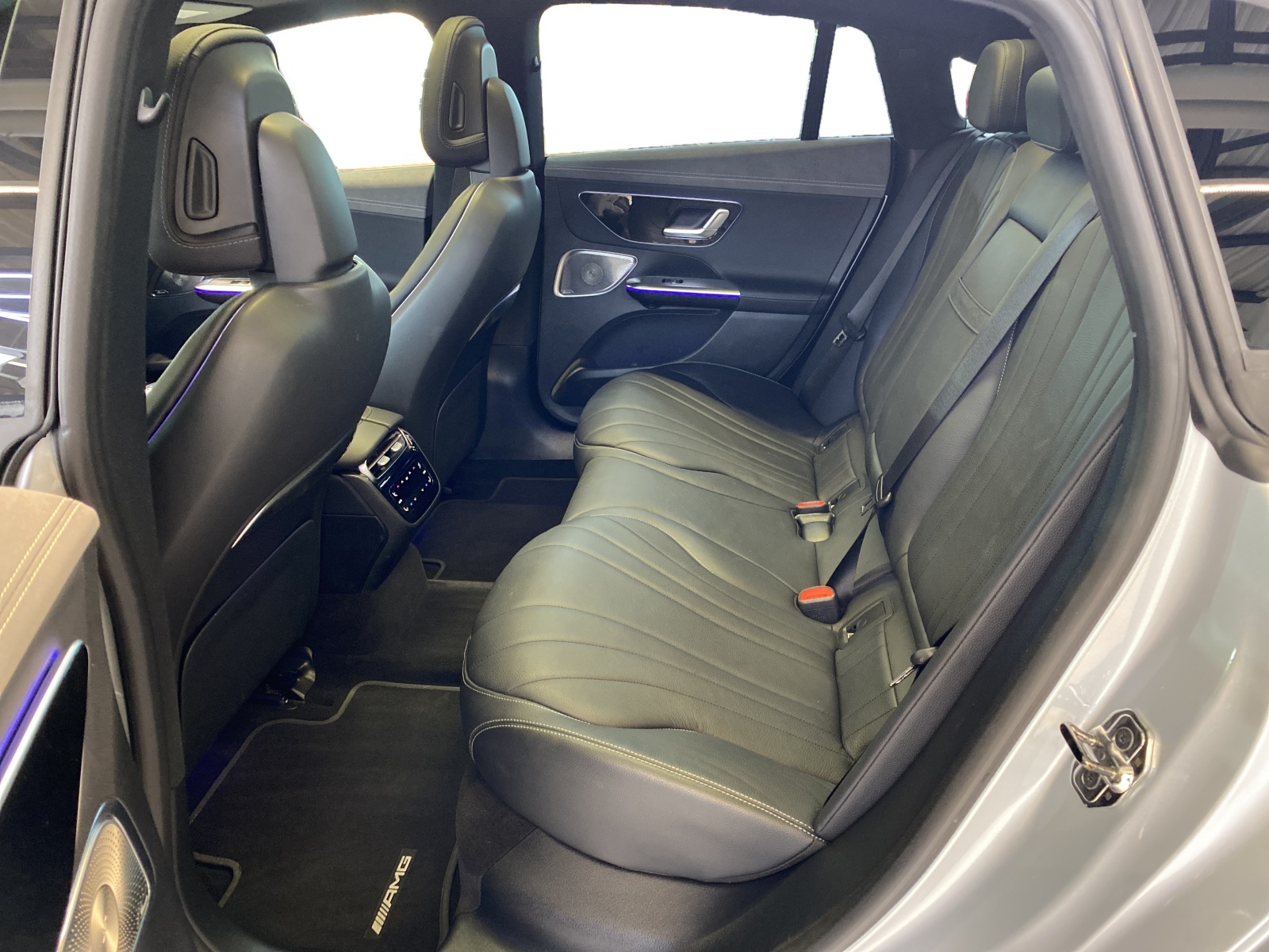 MERCEDES-BENZ EQE 350 Executive Edition AMG Line 4MATIC-image-8