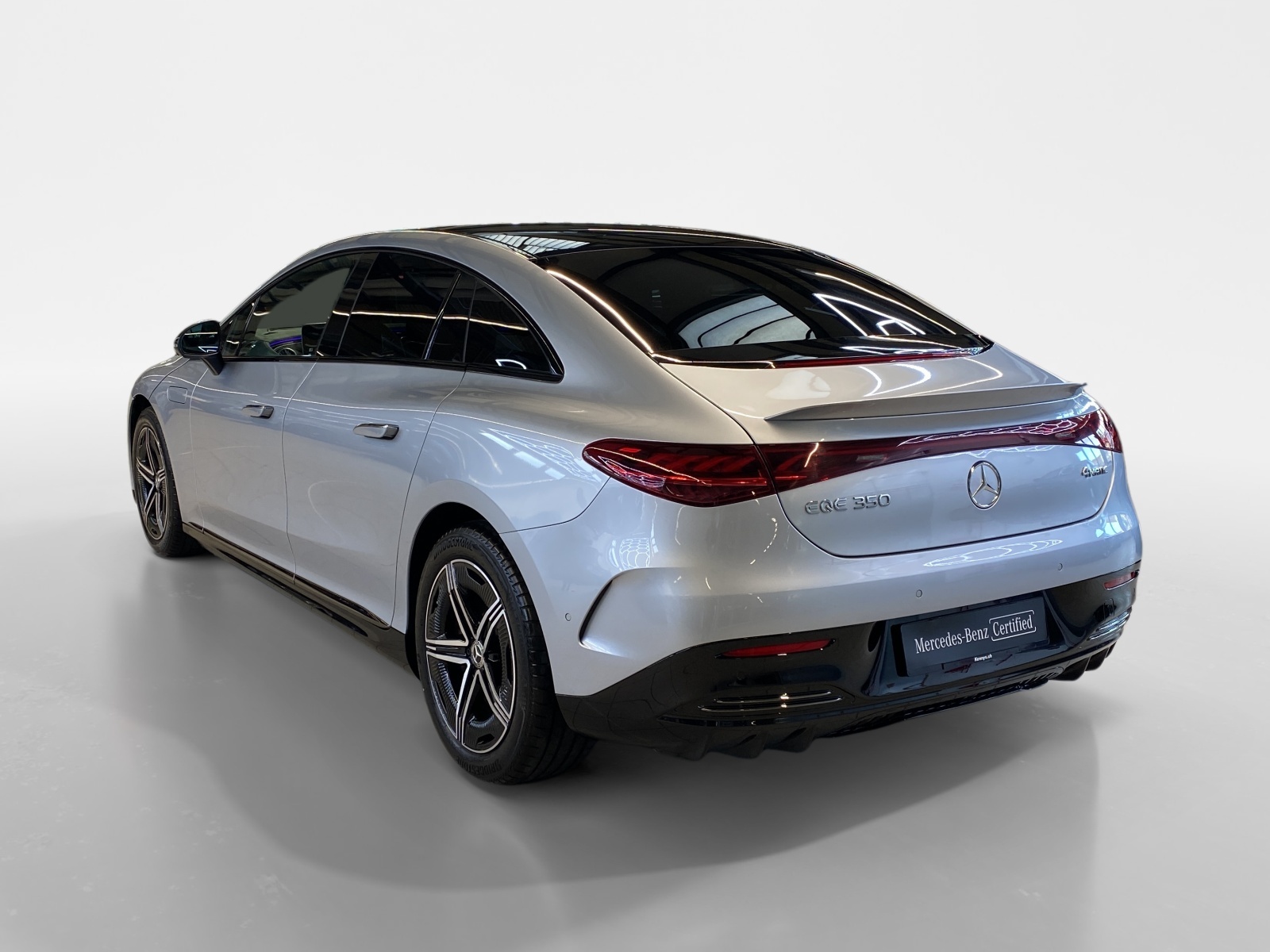 MERCEDES-BENZ EQE 350 Executive Edition AMG Line 4MATIC-image-4