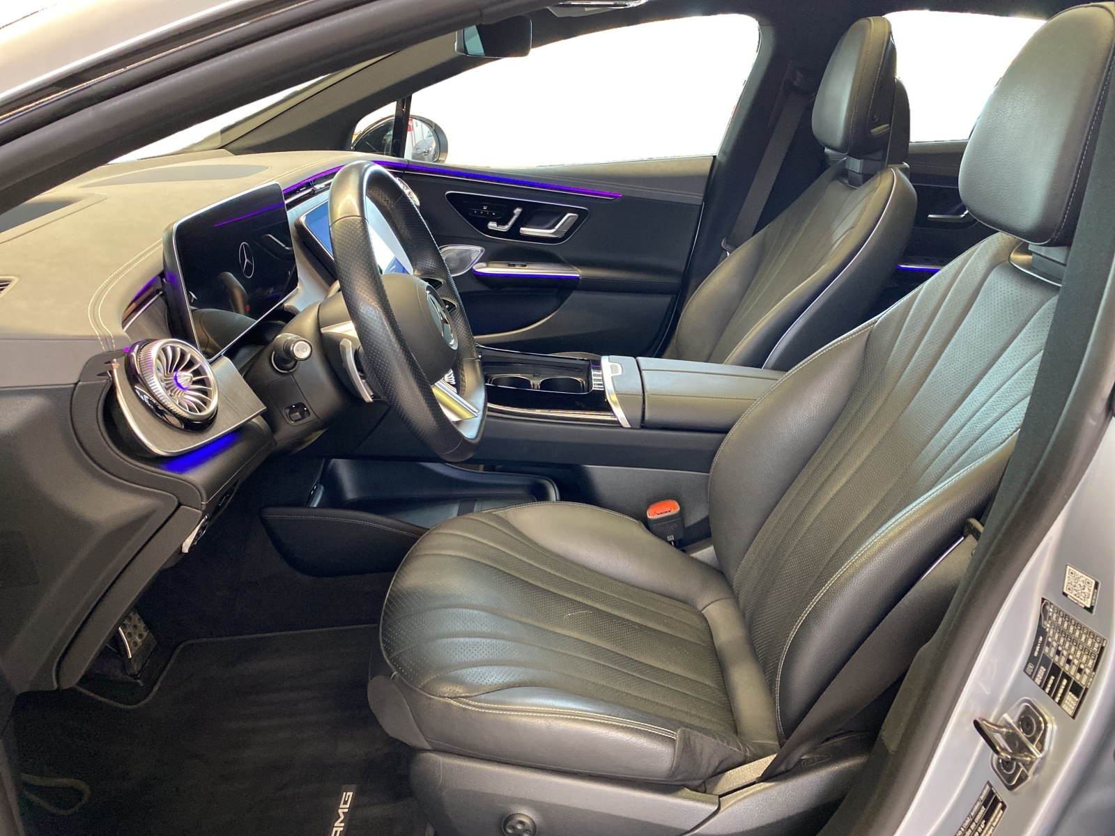 MERCEDES-BENZ EQE 350 Executive Edition AMG Line 4MATIC-image-7
