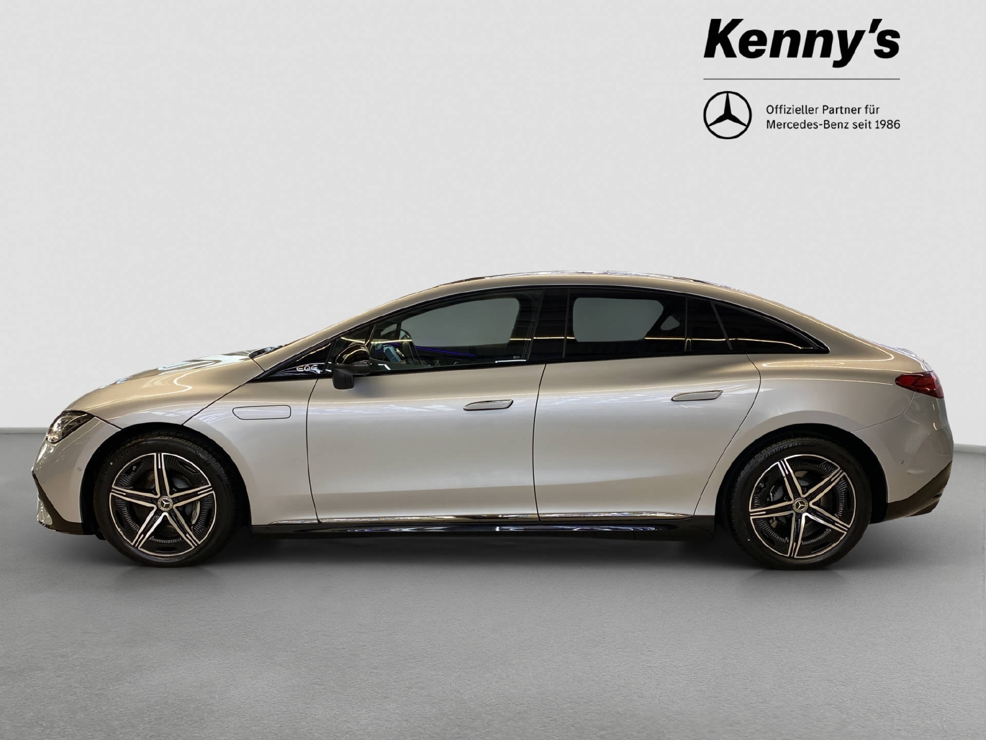 MERCEDES-BENZ EQE 350 Executive Edition AMG Line 4MATIC-image-2
