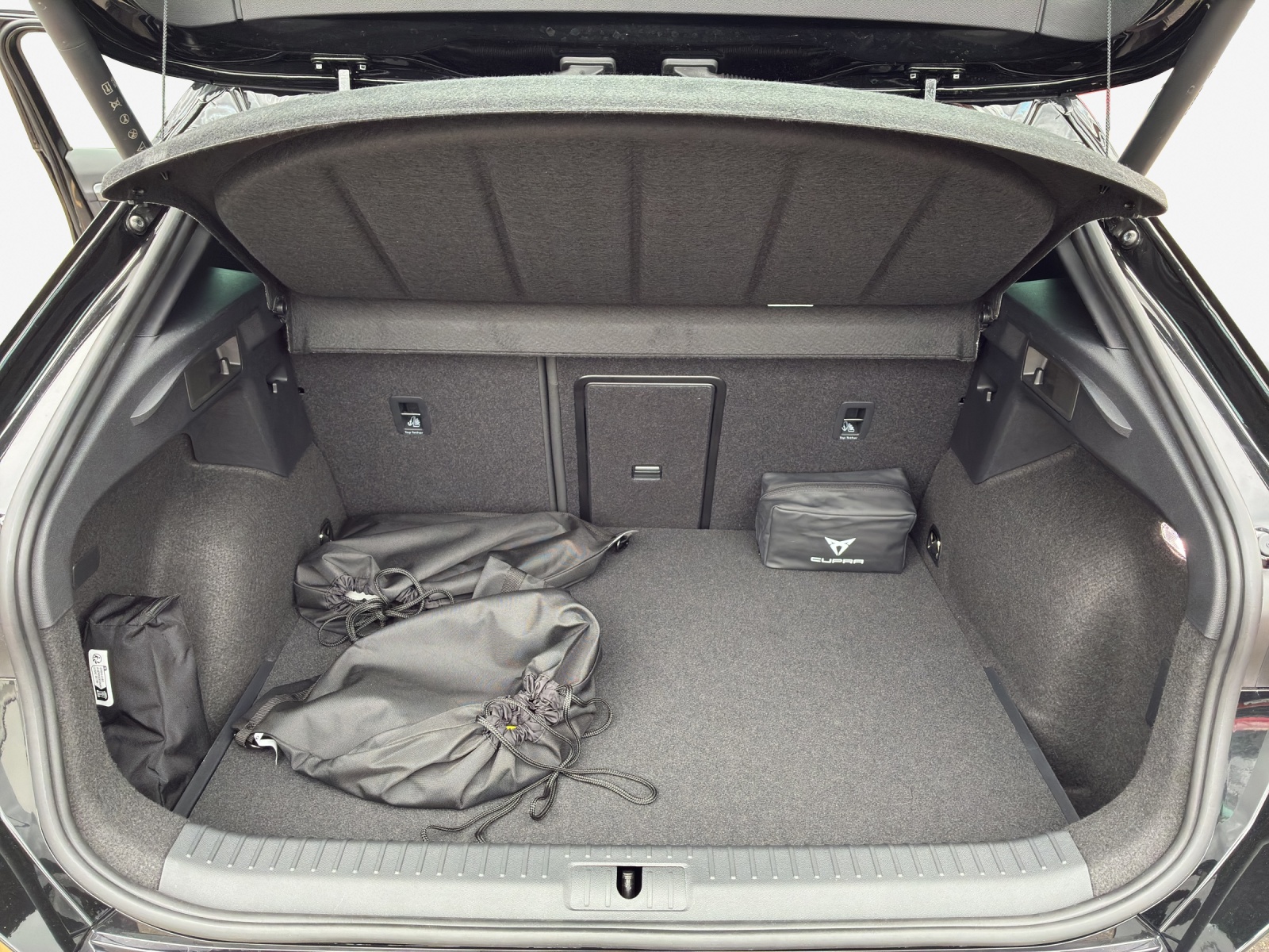 CUPRA Formentor 1.5 e-HYBRID pHEV Prime Edition VZ DSG-image-11