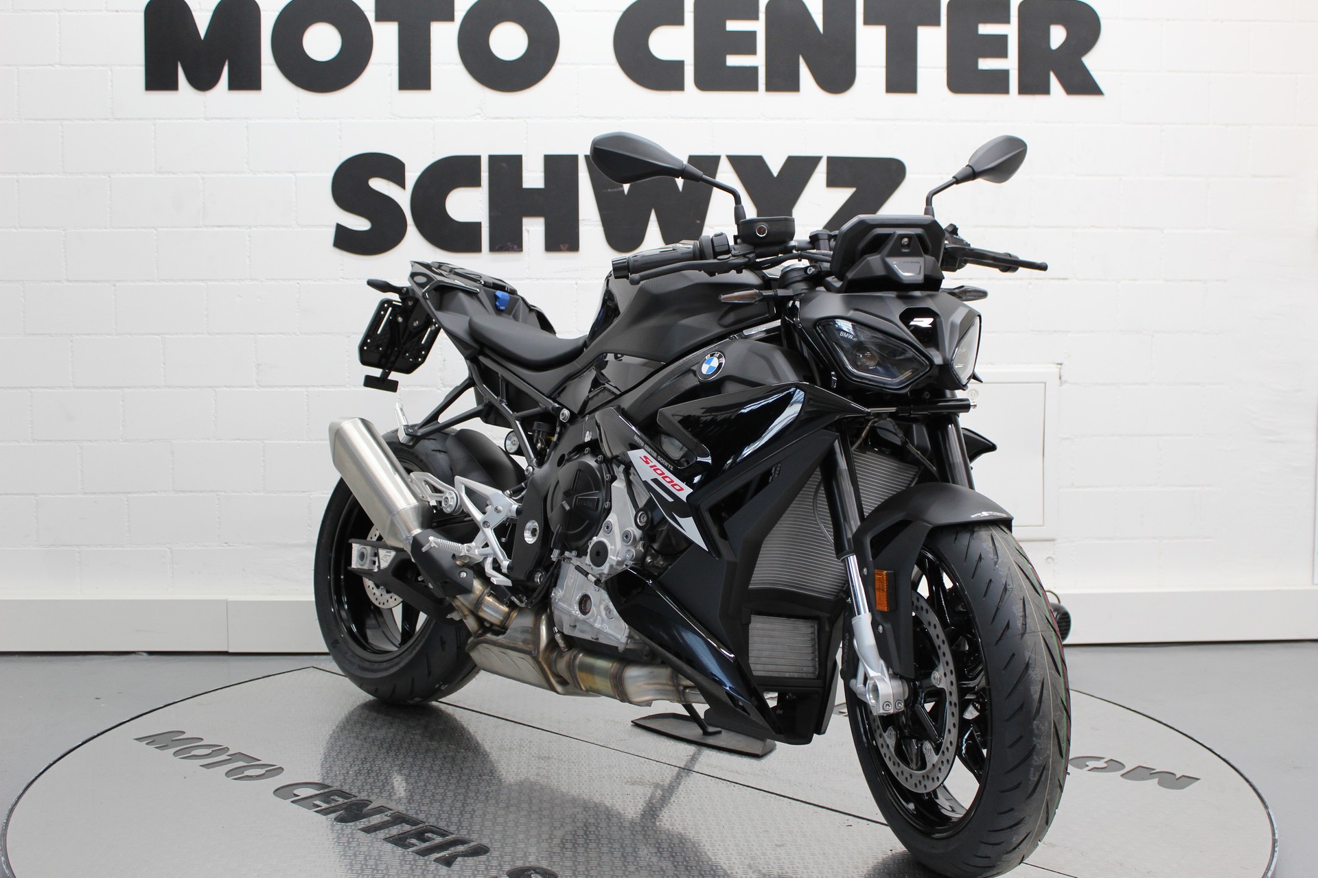 BMW S 1000 R-showroom-element-1