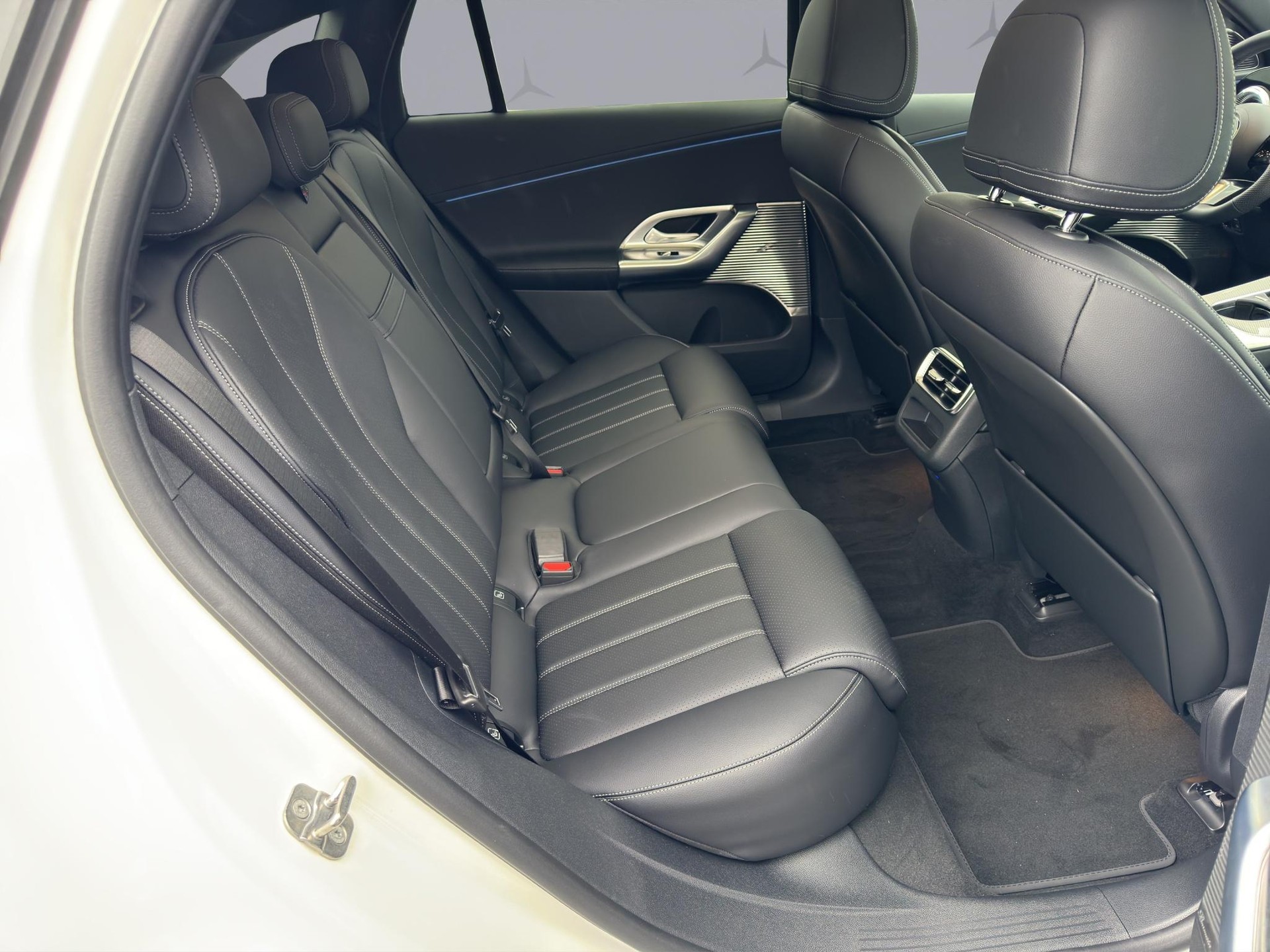 MERCEDES-BENZ GLC 400 4matic-image-16