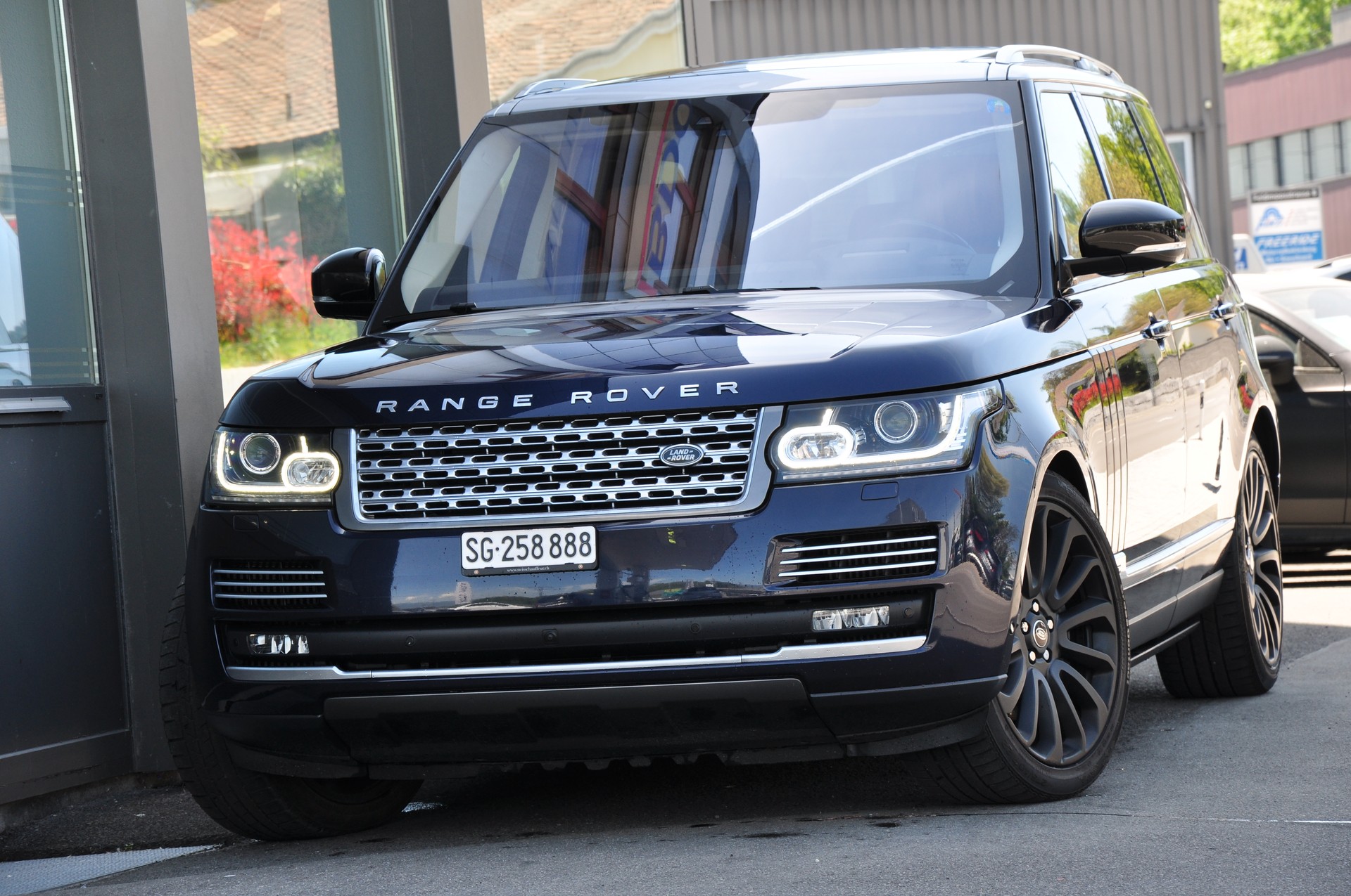 LAND ROVER Range Rover LWB 4.4 SDV8 Autobiography Automatic-image-0