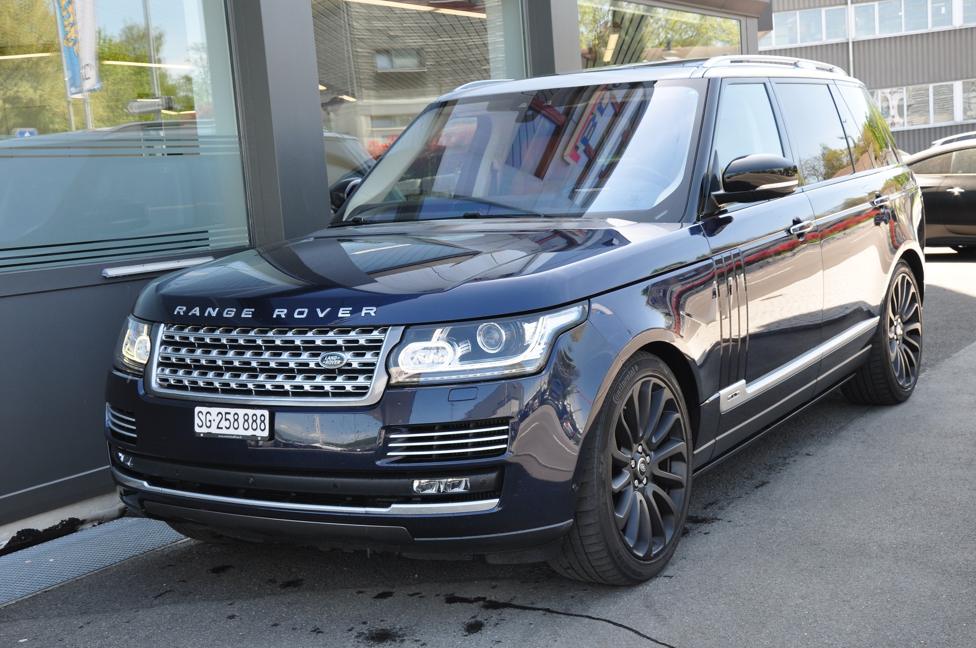 LAND ROVER Range Rover LWB 4.4 SDV8 Autobiography Automatic-image-2