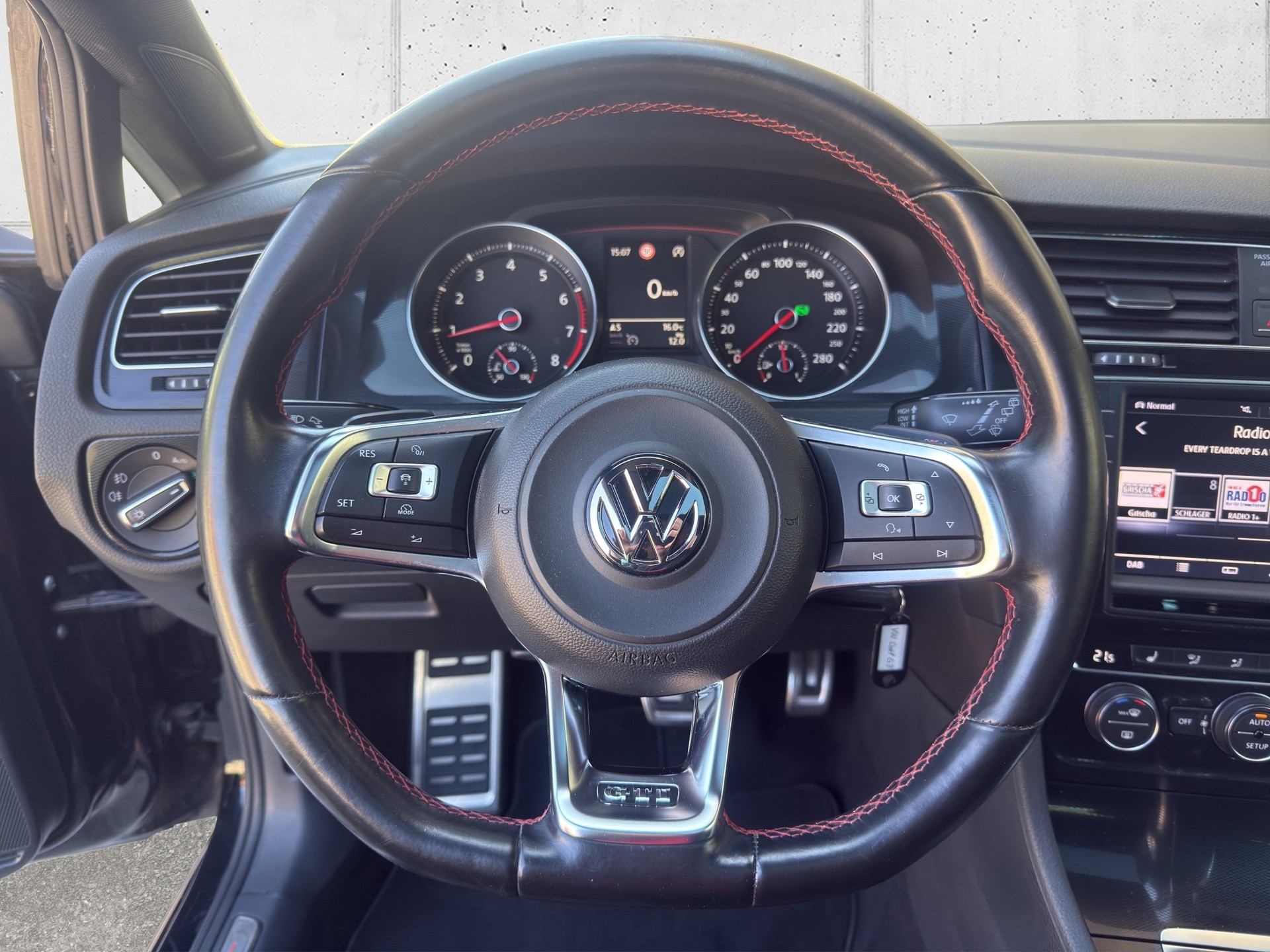 VW Golf 2.0 TSI GTI Performance DSG-image-12