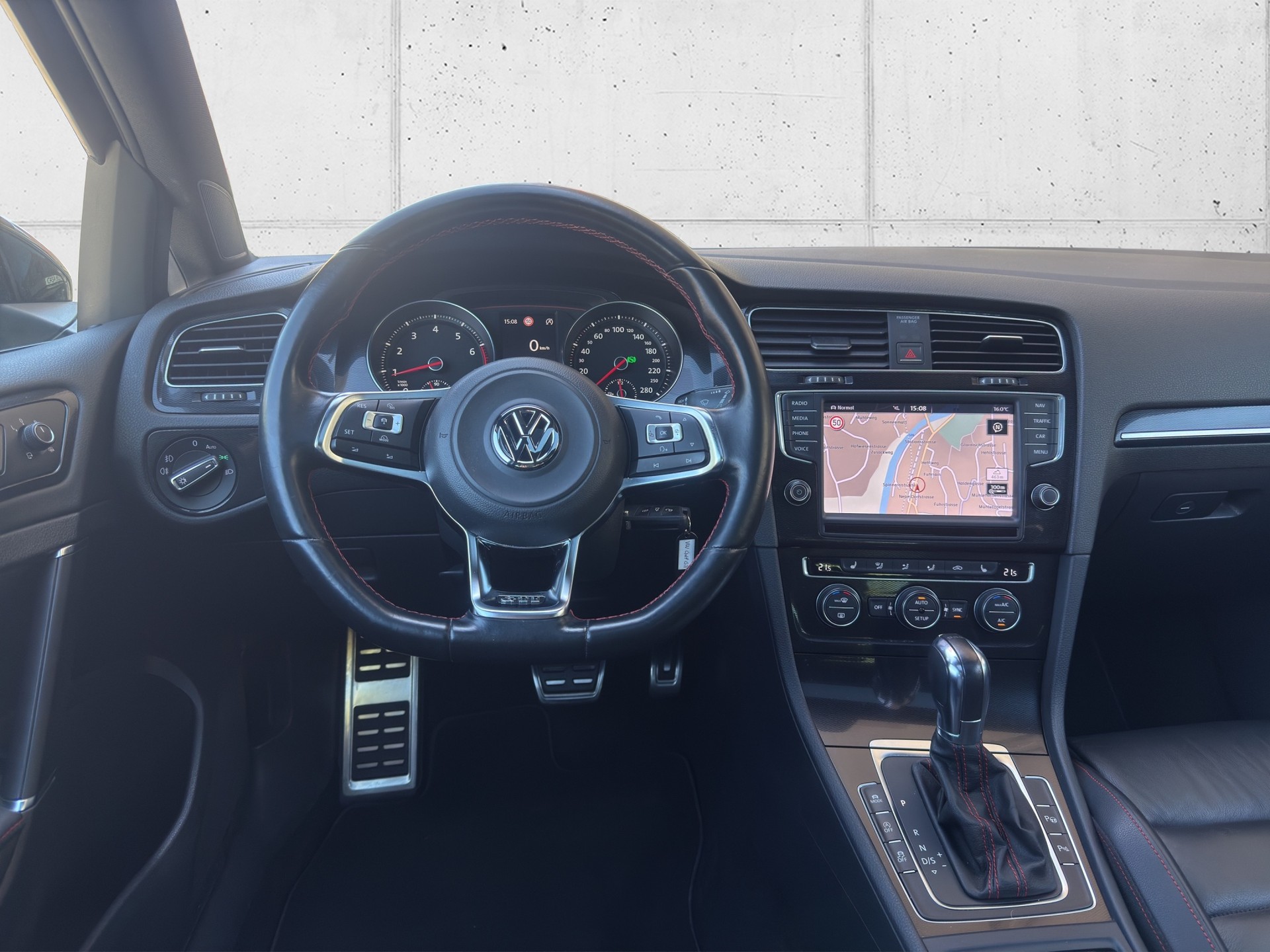 VW Golf 2.0 TSI GTI Performance DSG-image-13