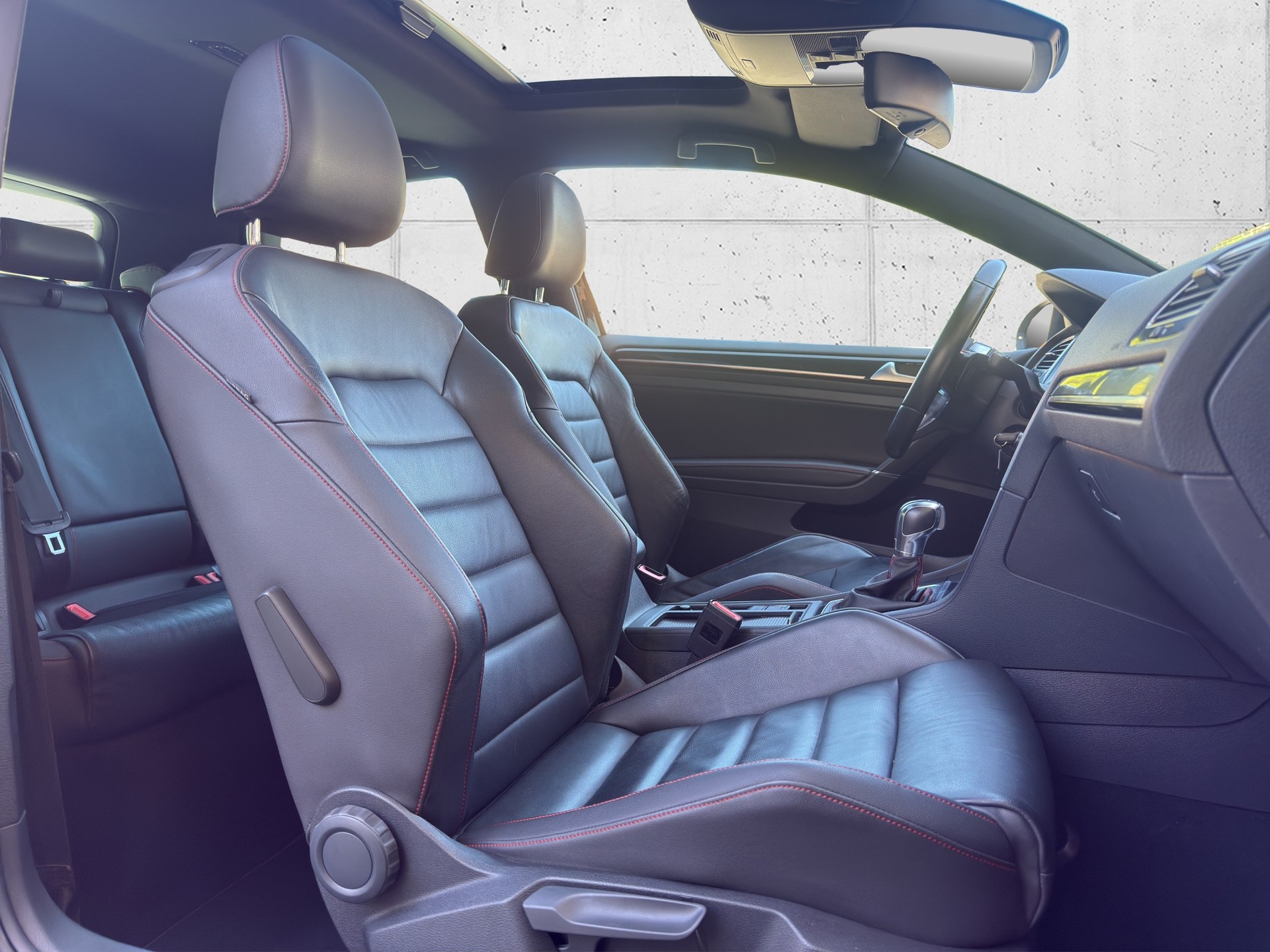 VW Golf 2.0 TSI GTI Performance DSG-image-10