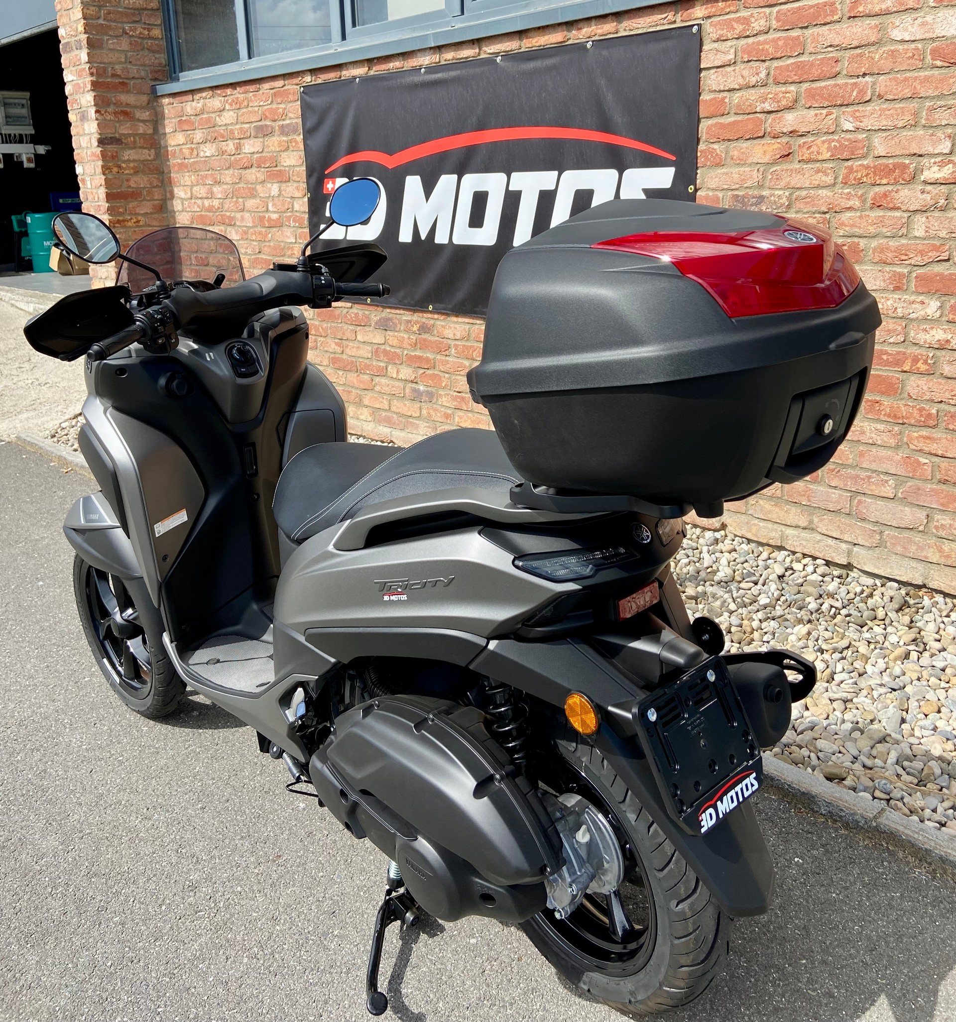 YAMAHA Tricity MW 125-showroom-element-2
