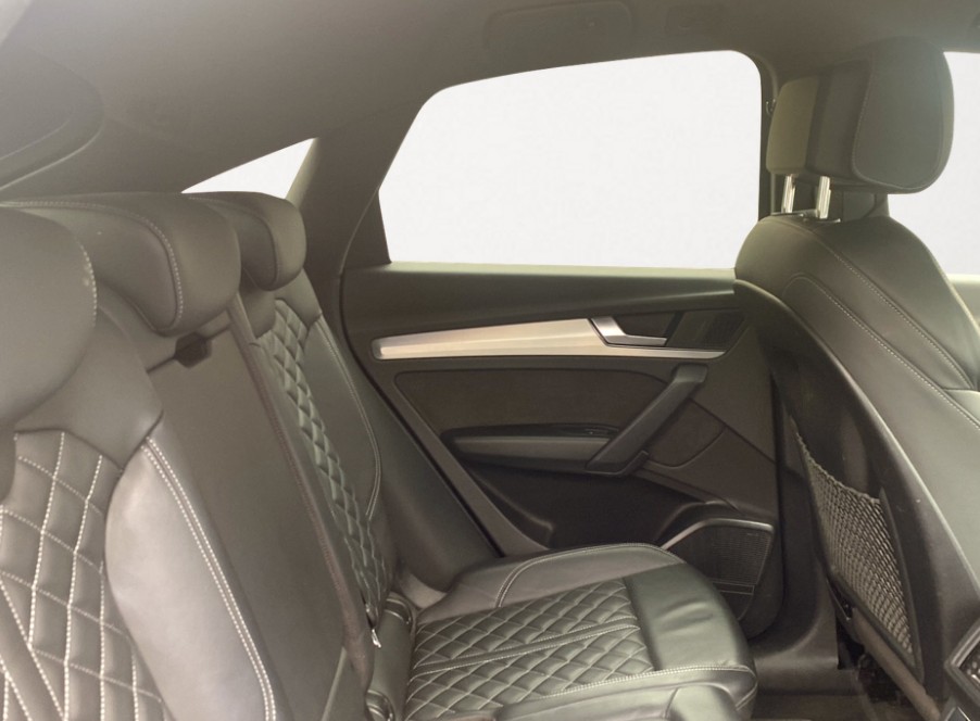 AUDI Q5 Sportback 50 TFSI e PHEV Black Edition quattro S-tronic-image-7