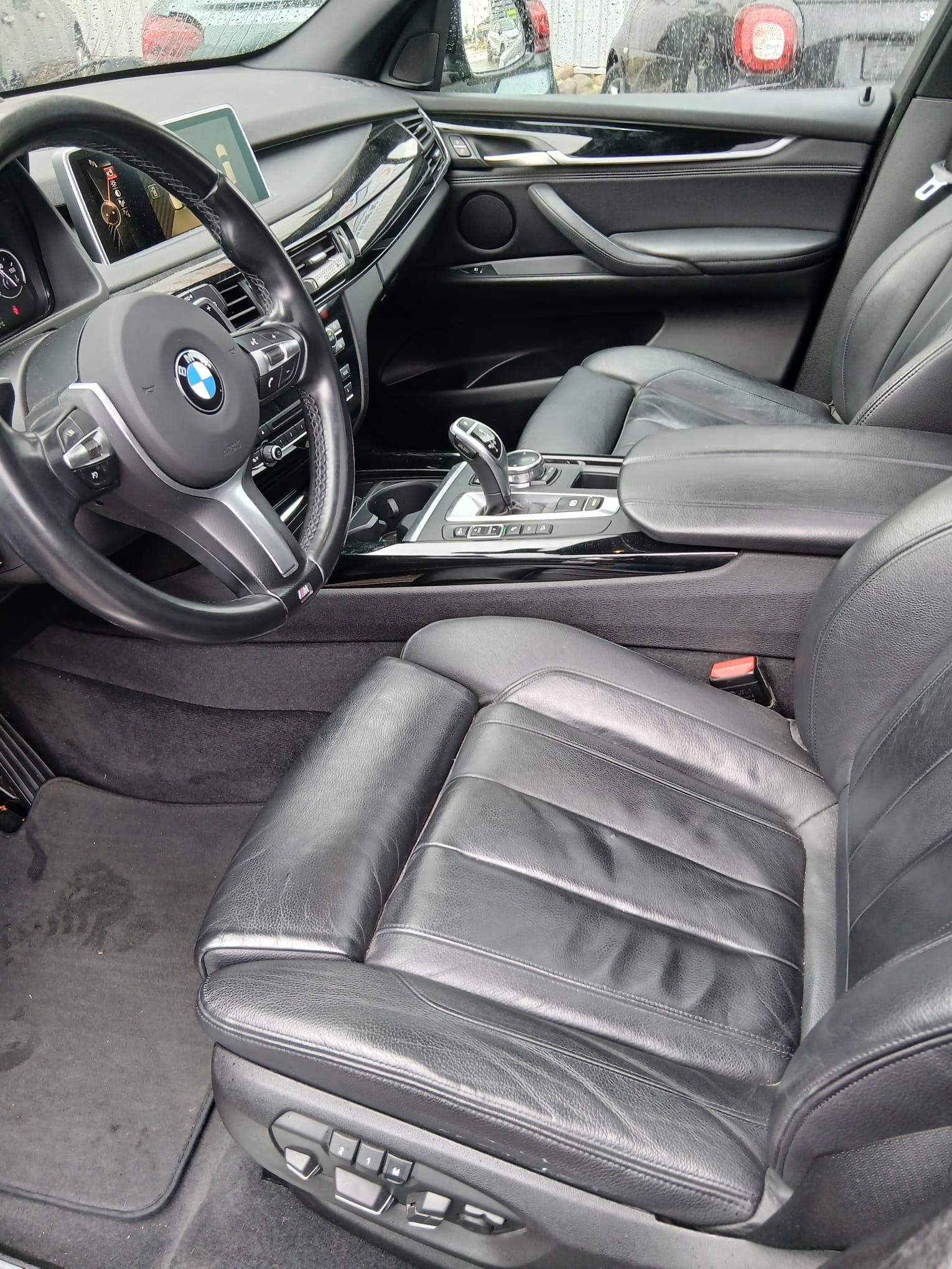 BMW X5 xDrive 40d Steptronic/ zuverlässiges Fahrzeug. Laufleistung altersentsprechend, dafür technisch in gutem Zustand-image-4