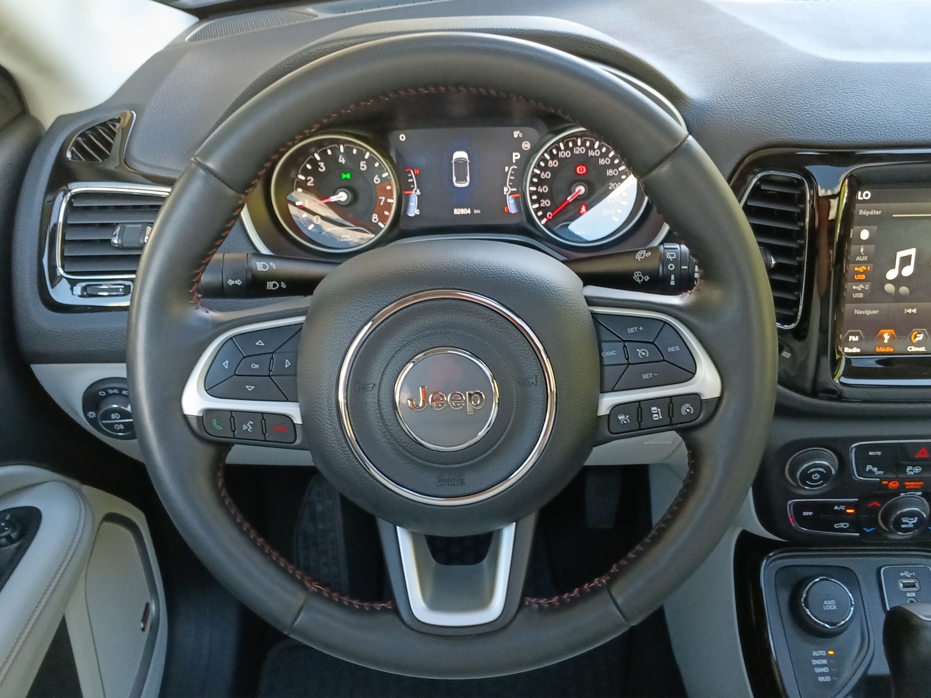 JEEP Compass 1.4 Turbo Limited AWD 9ATX-image-9