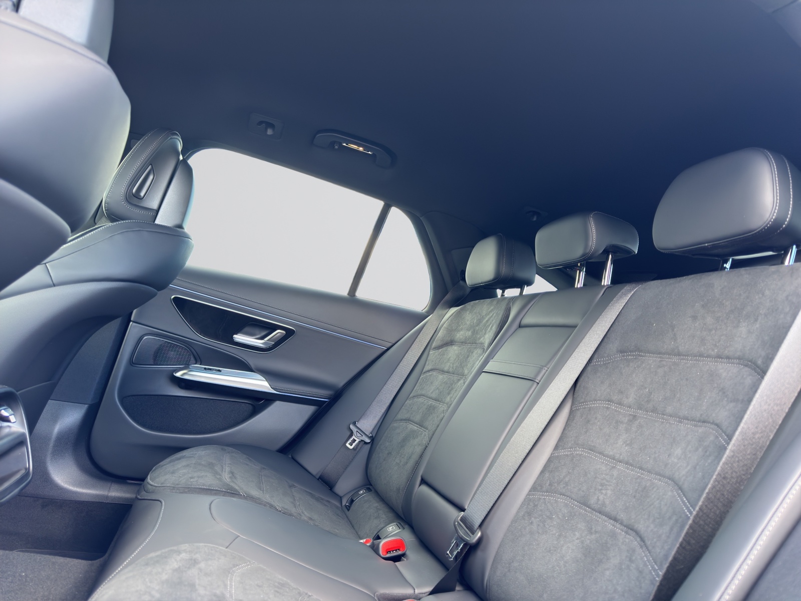 MERCEDES-BENZ E 220 d T 4Matic 9G-Tronic-image-7