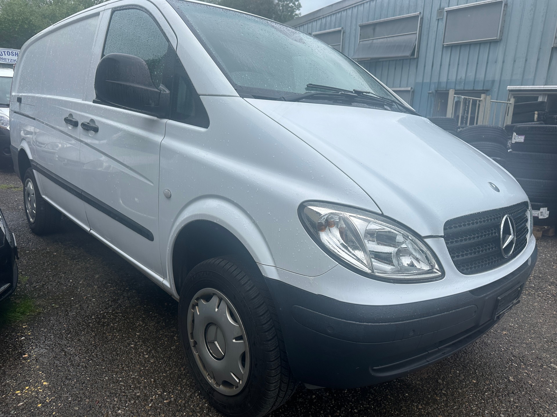 MERCEDES-BENZ 115 L2