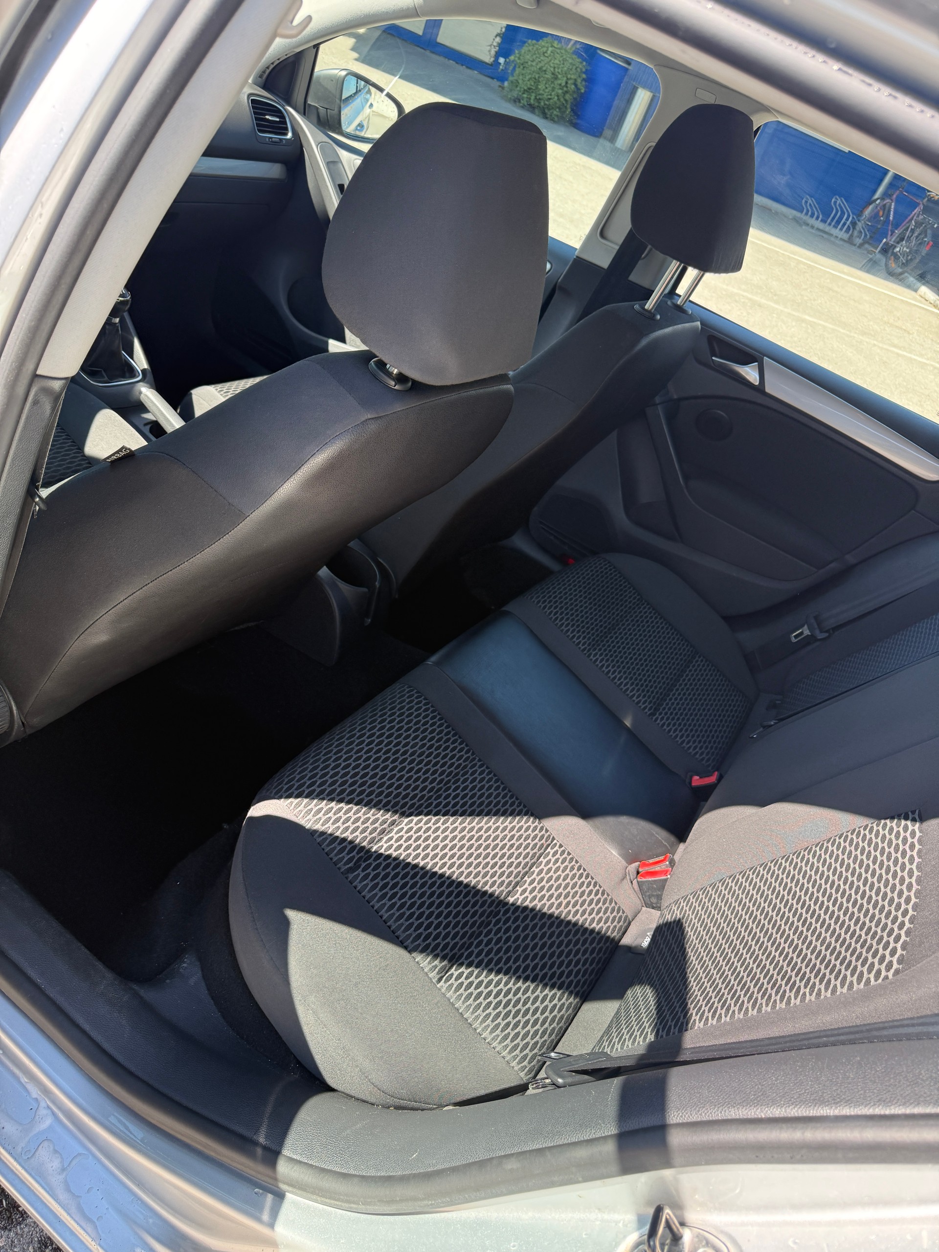 VW 1.6 Trendline-image-3