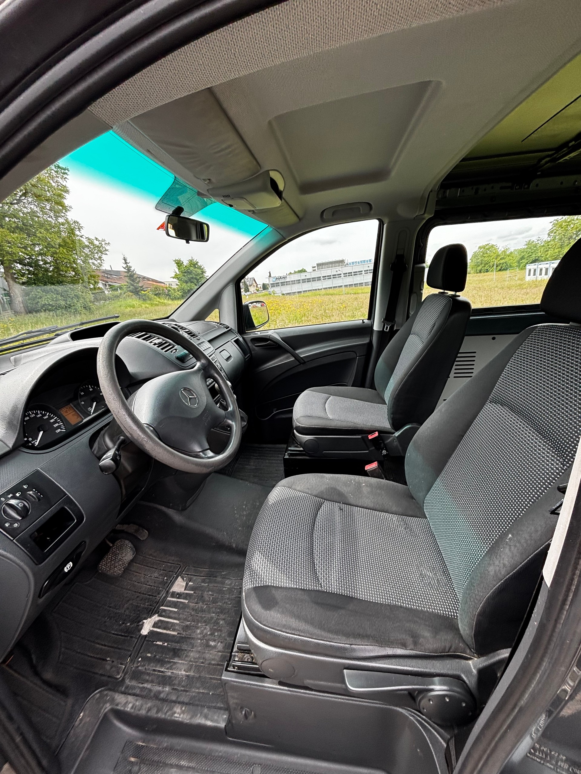 MERCEDES-BENZ Vito 113 CDI Blue Efficiency L 4Matic A-image-8