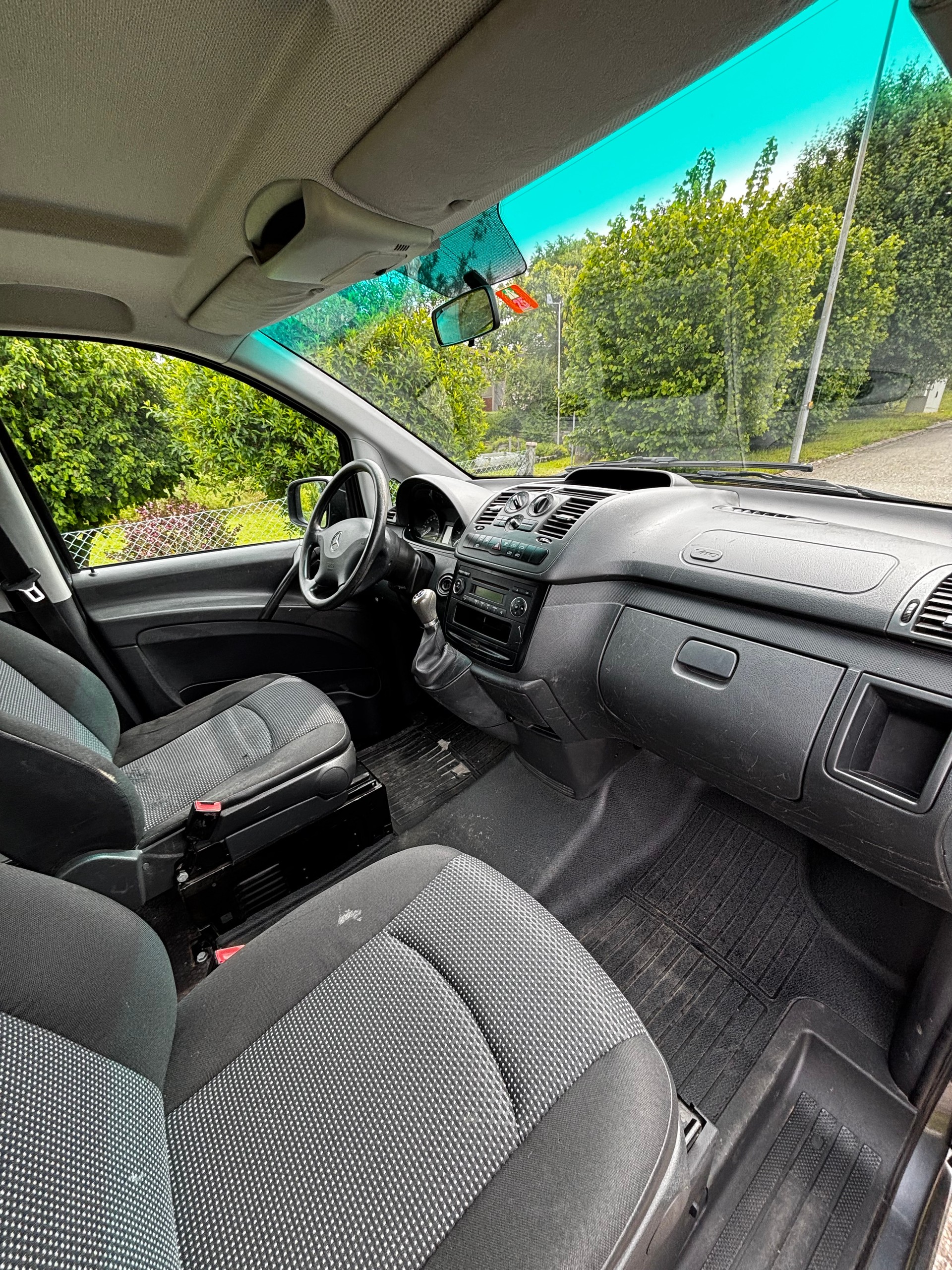 MERCEDES-BENZ Vito 113 CDI Blue Efficiency L 4Matic A-image-11