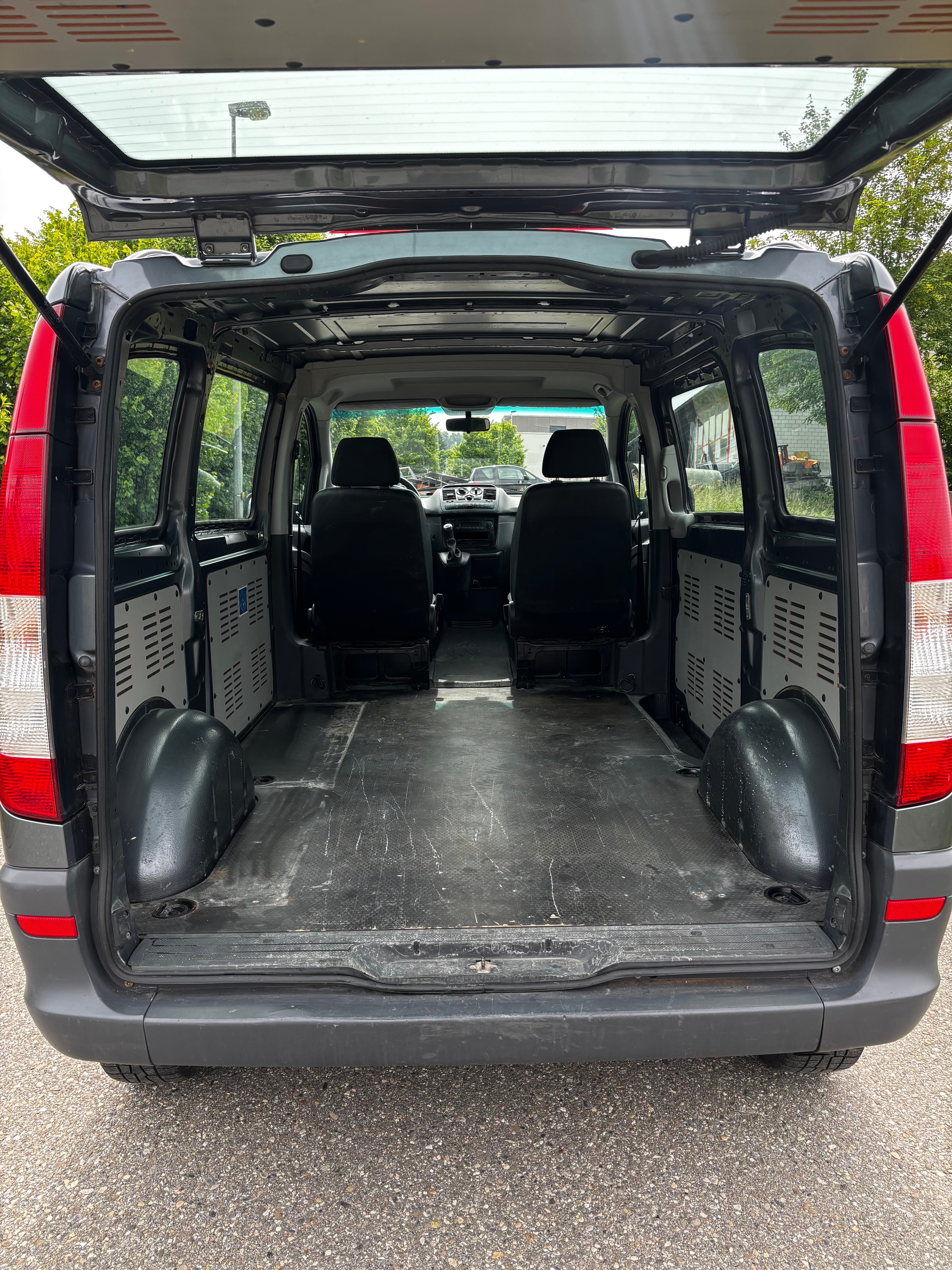 MERCEDES-BENZ Vito 113 CDI Blue Efficiency L 4Matic A-image-13