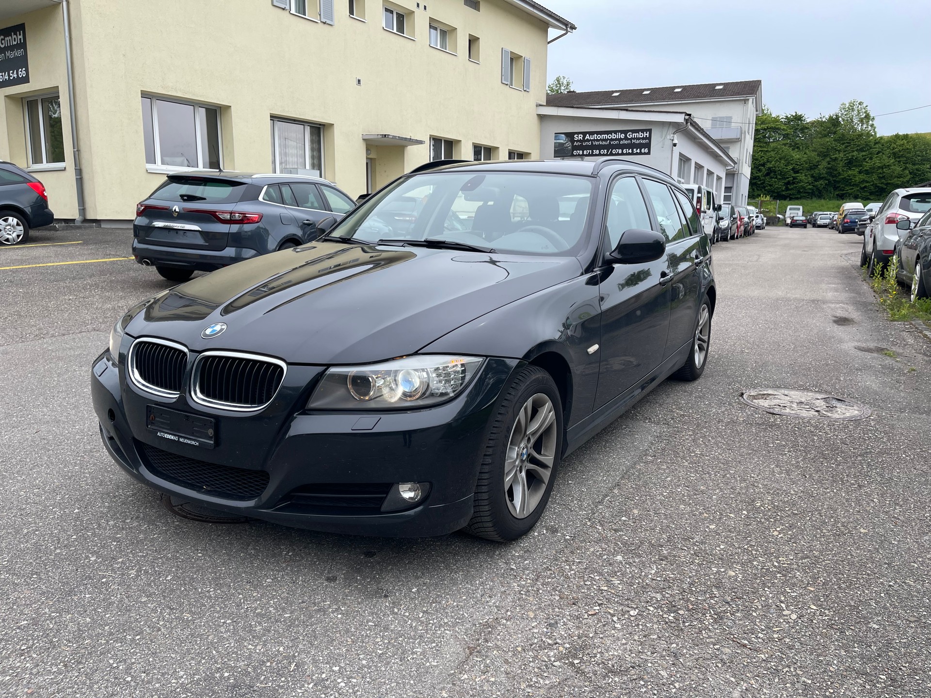 BMW 320i Touring Dynamic Edition-image-0