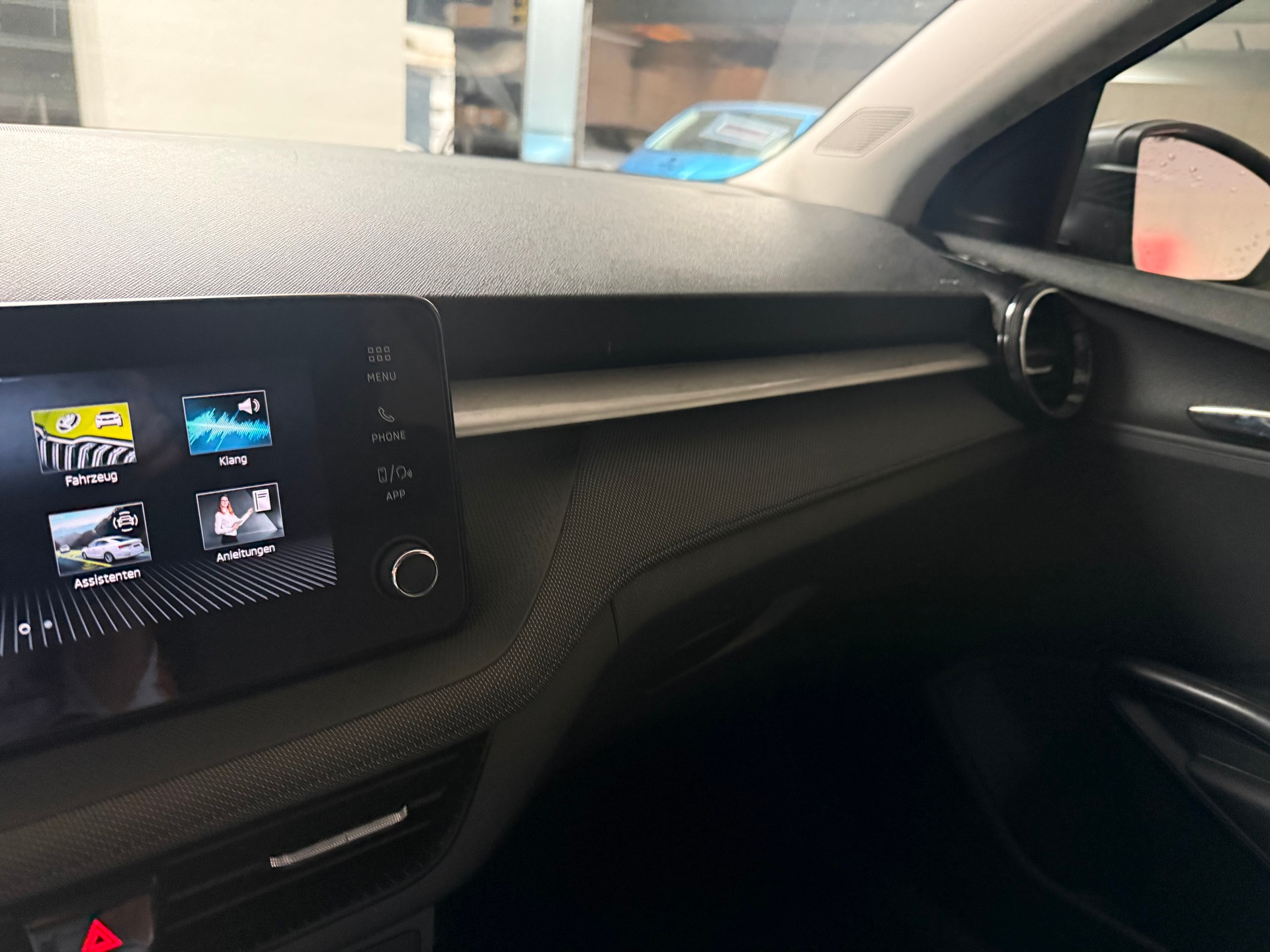 SKODA Fabia 1.0 TSI Dynamic DSG-image-14